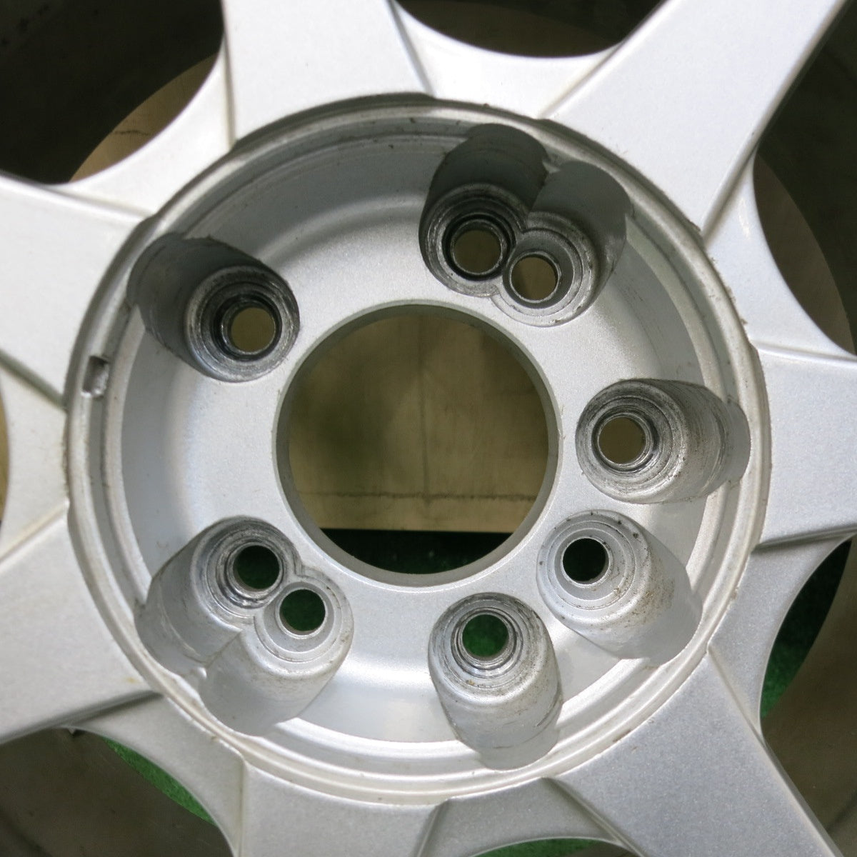 [送料無料] バリ溝！9分★スタッドレス 205/60R16 ブリヂストン アイスパートナー 社外 アルミ 16インチ PCD114.3/4H 5H マルチ★4121106SYス