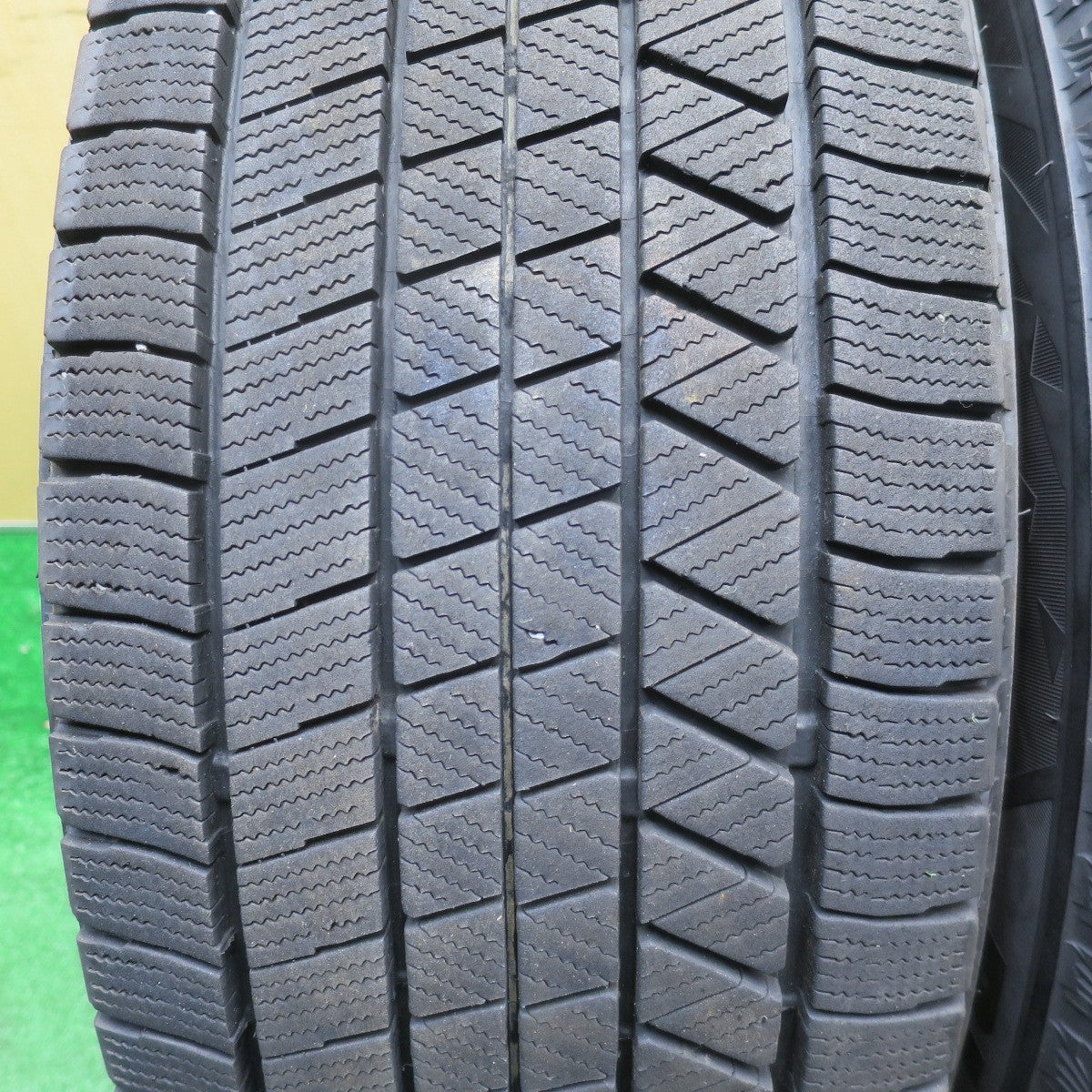 バリ溝！22年！キレイ！9分★スタッドレス 225/55R18 ブリヂストン ブリザック VRX3 BALMINUM バルミナ 18インチ PCD114.3/5H★5111905NJス