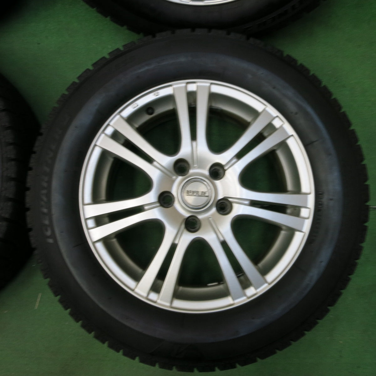 *送料無料* バリ溝！キレイ！9.5分★スタッドレス 215/60R16 ブリヂストン アイスパートナー2 REVERLINE リバーライン 16インチ PCD114.3/5H★4082004SYス
