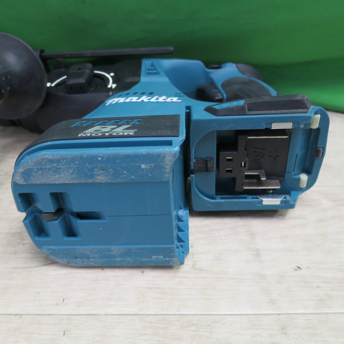 [送料無料] ☆makita マキタ 充電式ハンマドリル HR244D 18V 工具 DIY ビット 測定 アダプター 工事 現場 電動☆