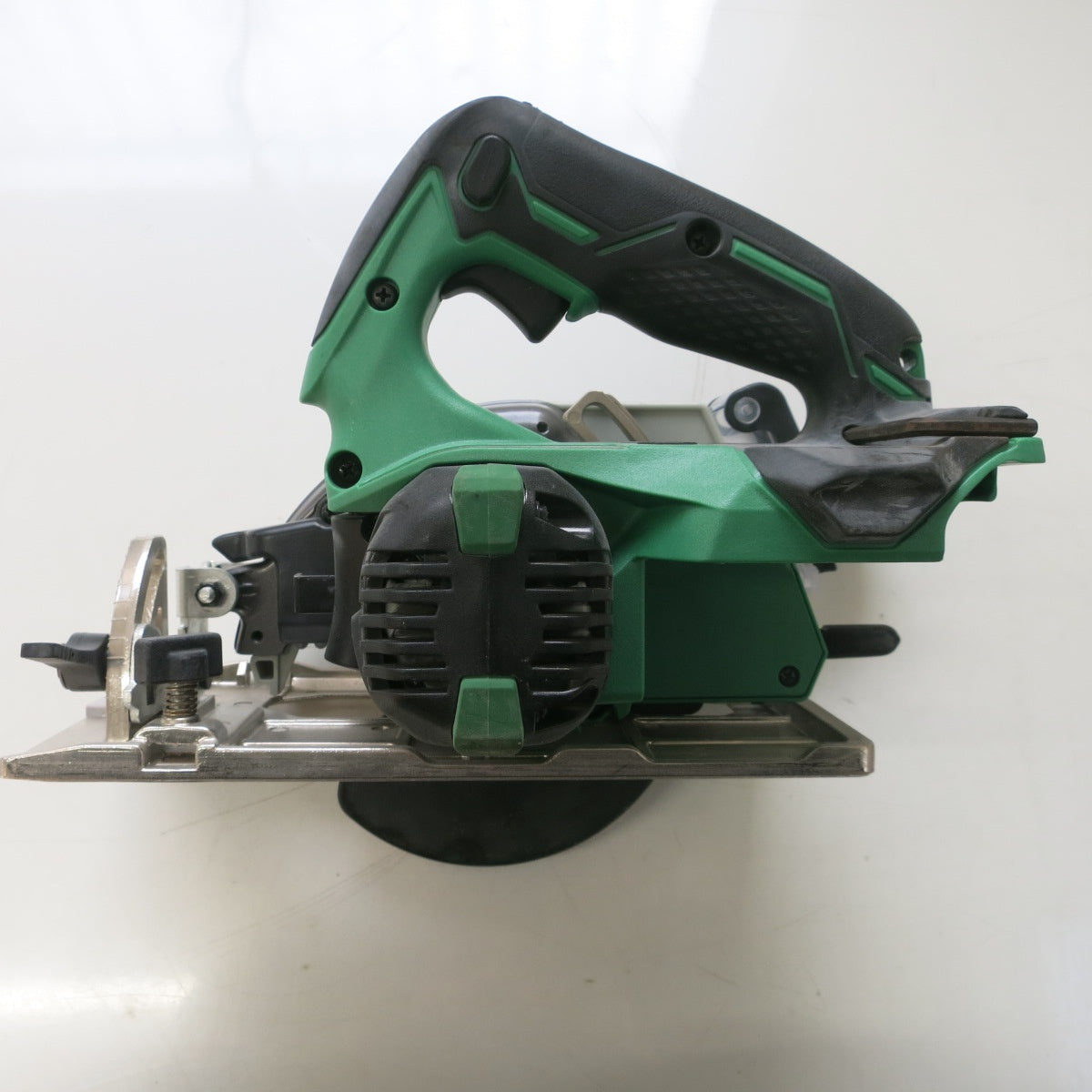 [送料無料] ◆日立工機 125mm コードレス 集じん 丸のこ DC18V C18DYBL 本体のみ 丸ノコ マルノコ 丸鋸 集塵 電動 工具◆