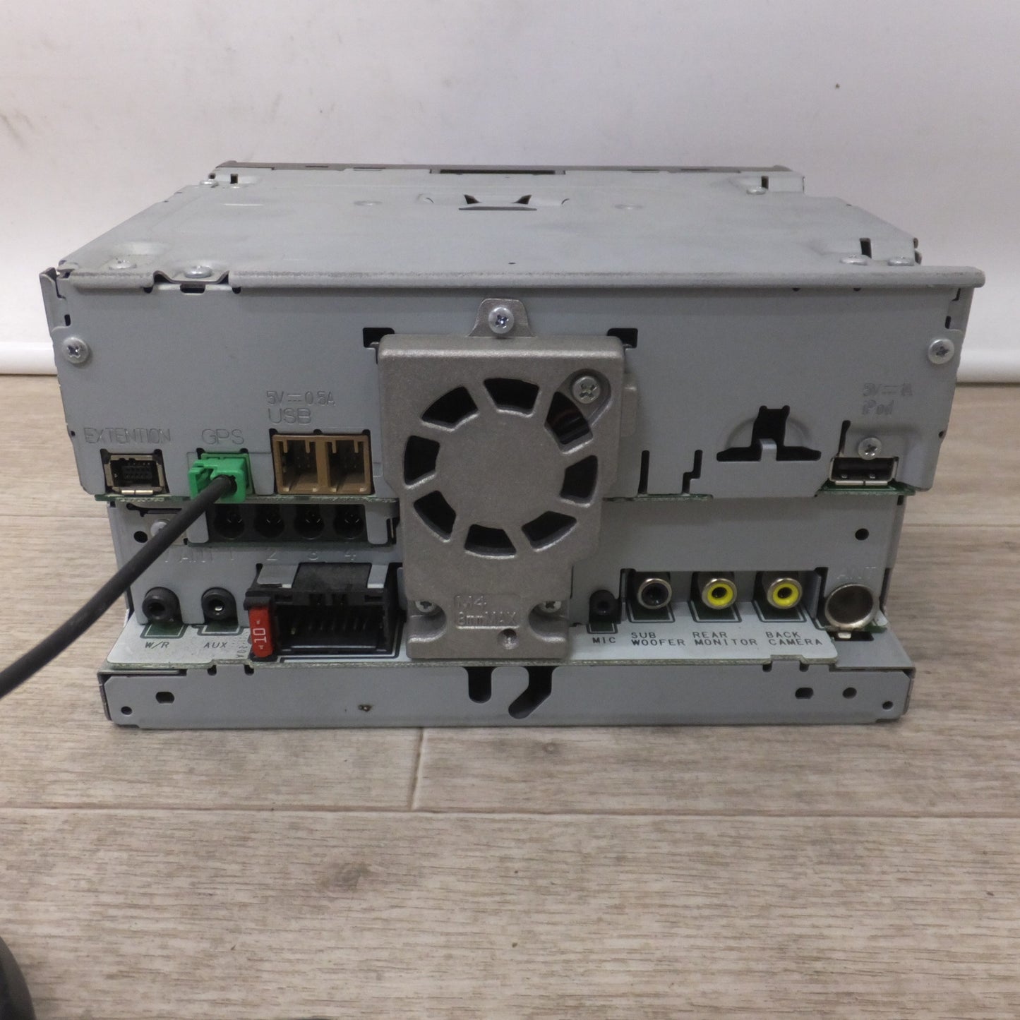 [送料無料] ★カロッツェリア carrozzeria AV一体型メモリーナビゲーション 楽ナビ AVIC-RZ06(62)★