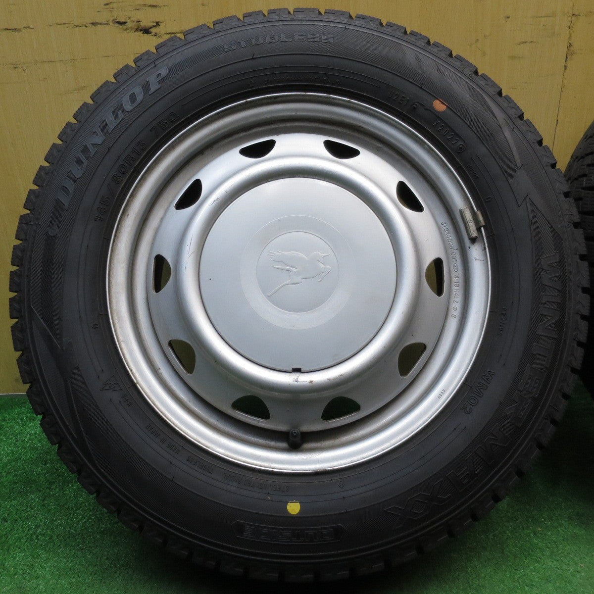 バリ溝！22年！8.5分★スタッドレス 145/80R13 ダンロップ ウインターマックス WM02 スチール ホイール 13インチ PCD100 110 114.3/4H マルチ★5062701NJス