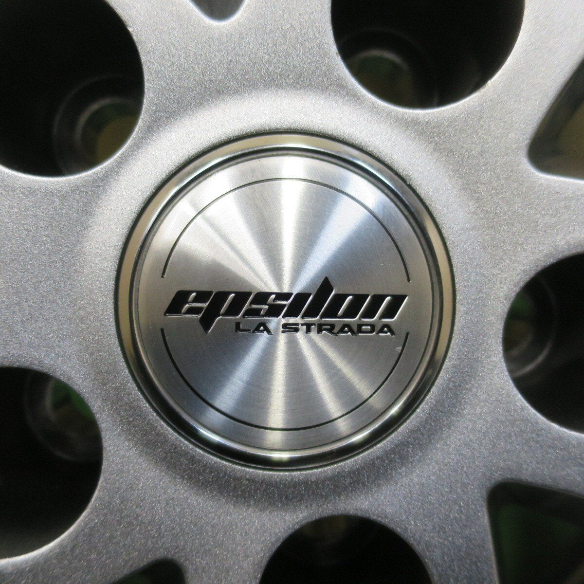 バリ溝！キレイ！8.5分★スタッドレス 225/65R17 ブリヂストン ブリザック DM-V2 epsdon LA STRADA ラストラーダ 17インチ PCD114.3/5H★5022710イス