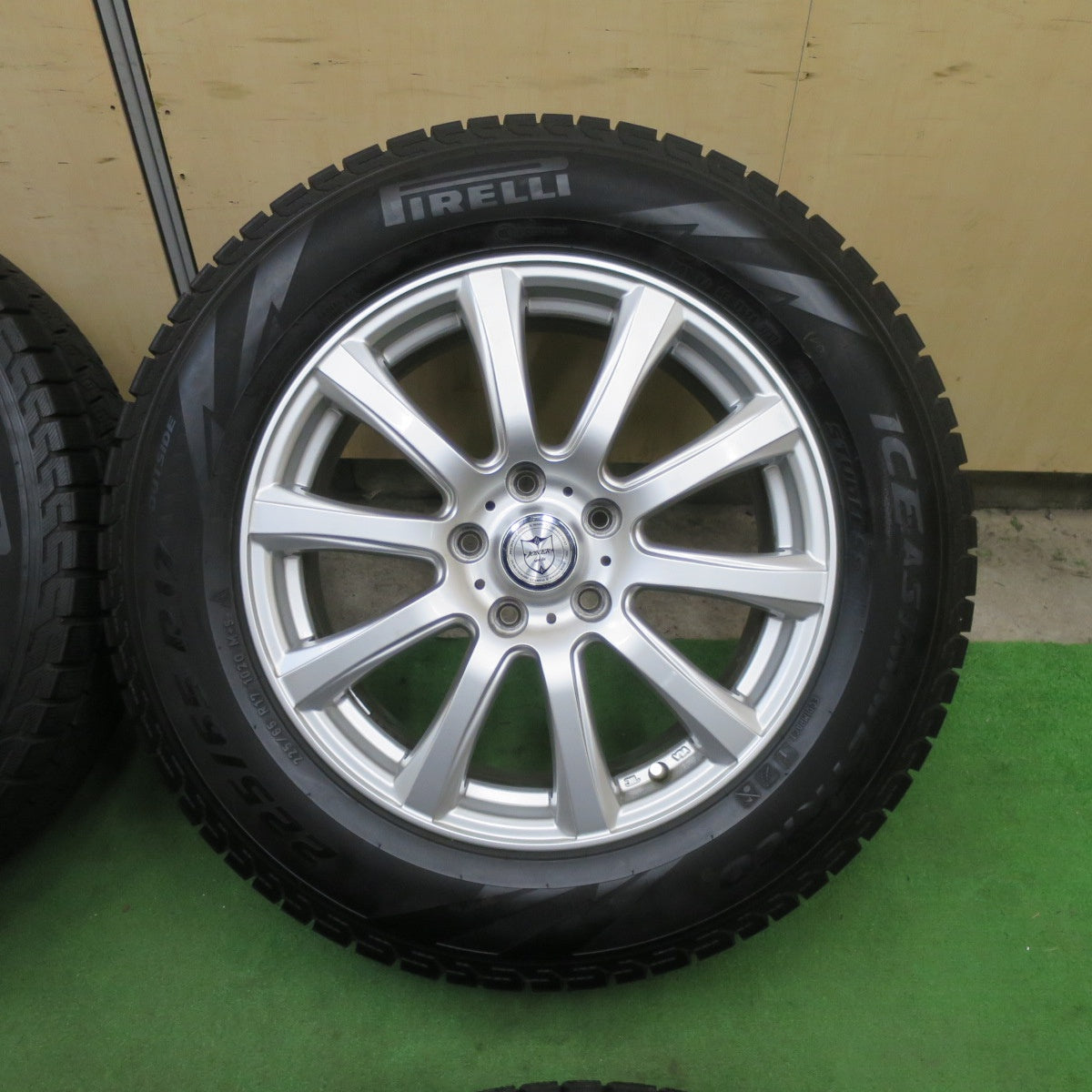 バリ溝！キレイ！9分★スタッドレス 225/65R17 ピレリ アイスアシンメトリコ JOKER ジョーカー 17インチ PCD114.3/5H★6040203TTス