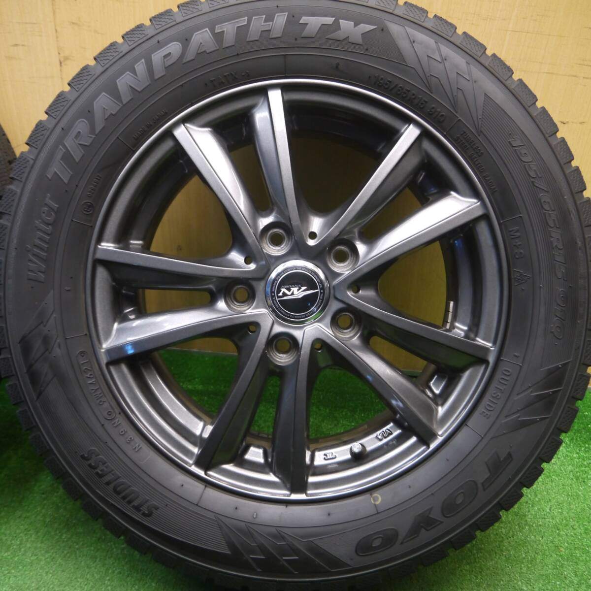 バリ溝！21年！キレイ！9分★スタッドレス 195/65R15 トーヨー ウインター トランパス TX NIRVANA NV ニルバーナ ニルヴァーナ 15インチ PCD114.3/5H★4122505Hス