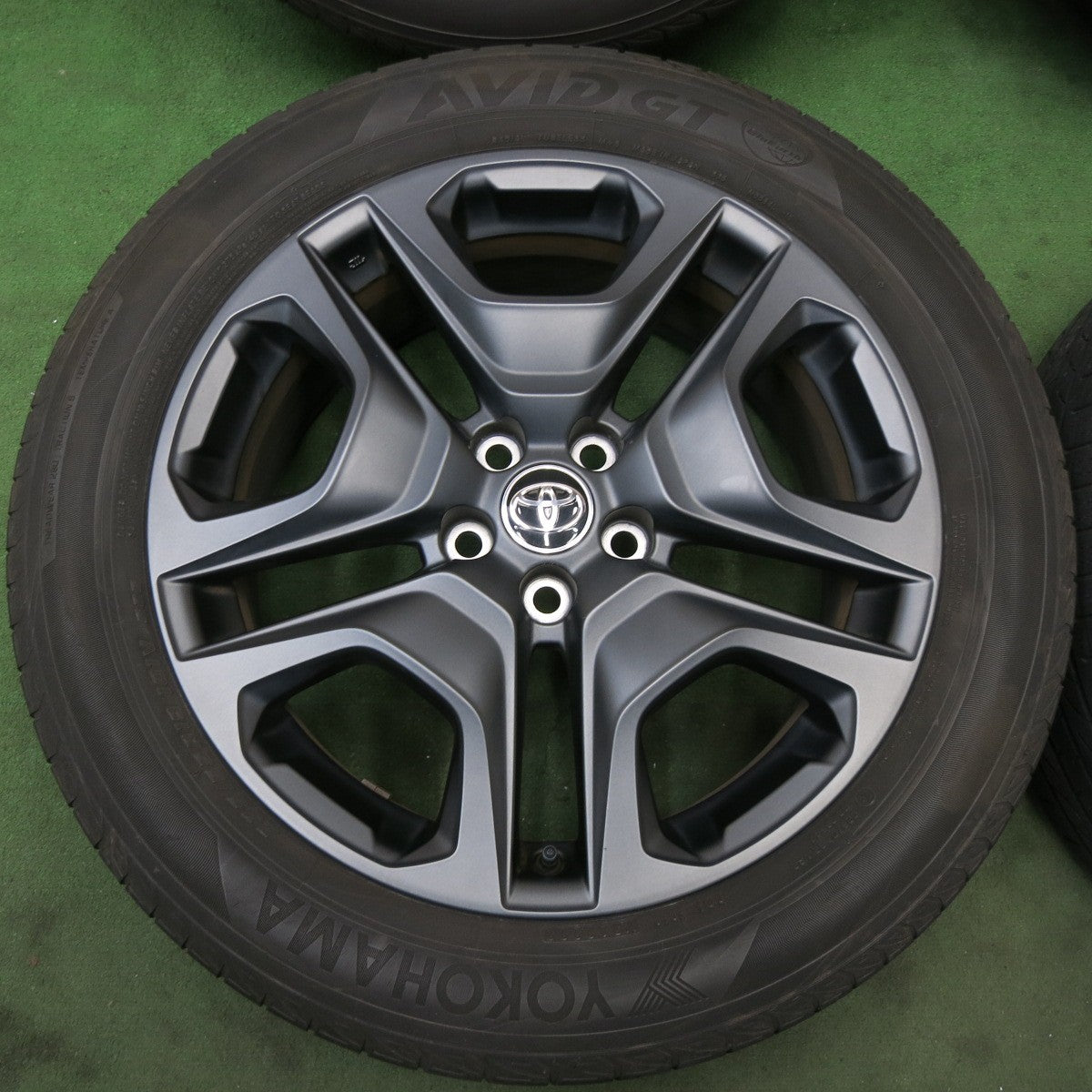 キレイ！23年★トヨタ RAV4 純正 235/55R19 ヨコハマ AVID GT 19インチ PCD114.3/5H★6011404ナノ