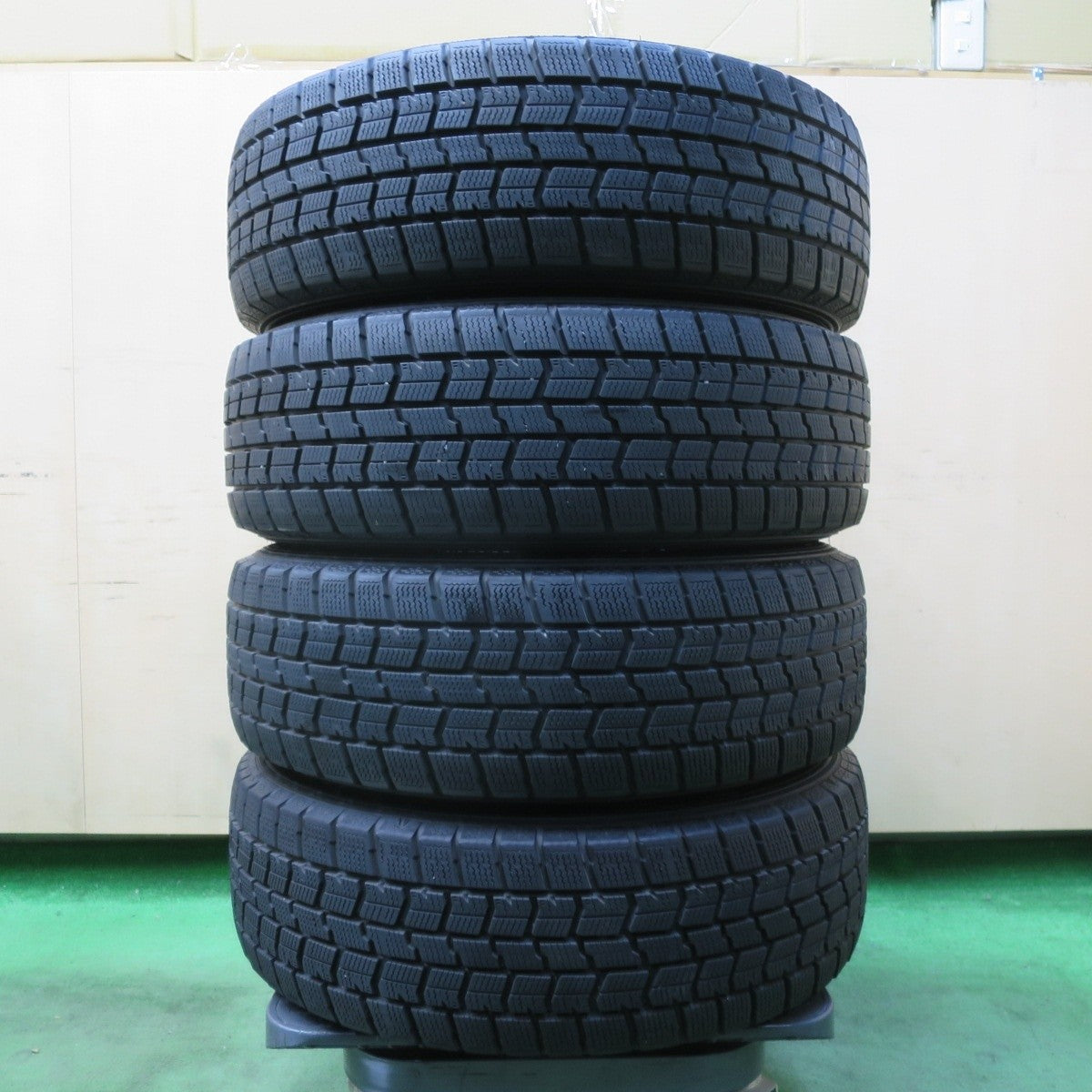 バリ溝！22年！キレイ！9.5分★スタッドレス 185/60R15 グッドイヤー アイスナビ7 SCHNEIDER MiD シュナイダー 15インチ PCD100/4H★5033104イス
