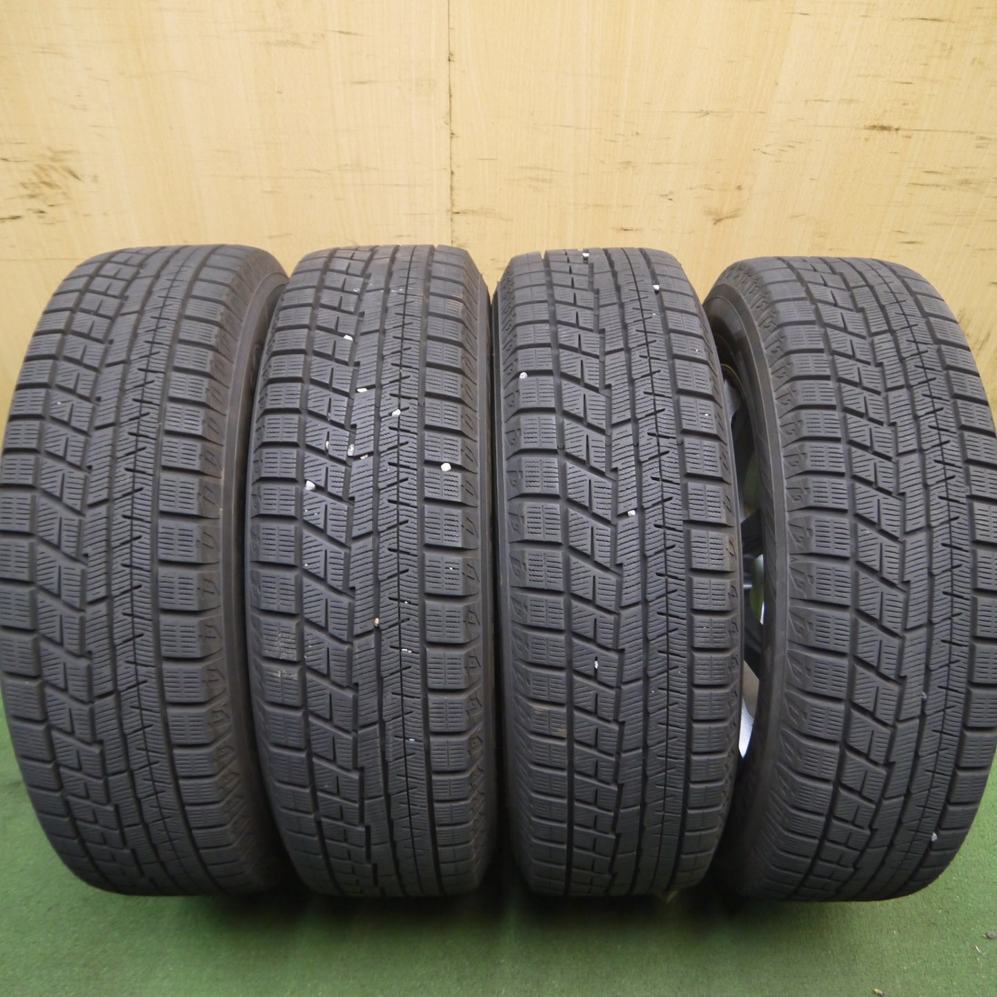 *送料無料* バリ溝！22年！キレイ！9.5分★スタッドレス 185/65R15 ヨコハマ アイスガード iG60 MiLLOUS ミルアス 15インチ PCD100/4H★4040808Hス