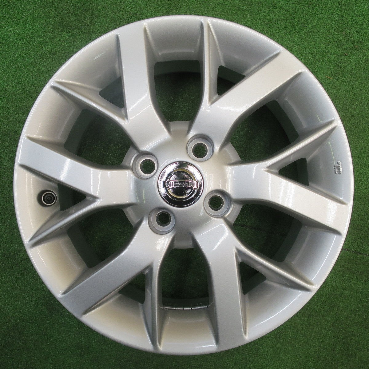 新車外し★日産 E12 ノート 純正 ホイール 15インチ 15×5.5J PCD100/4H★5111602NJホ