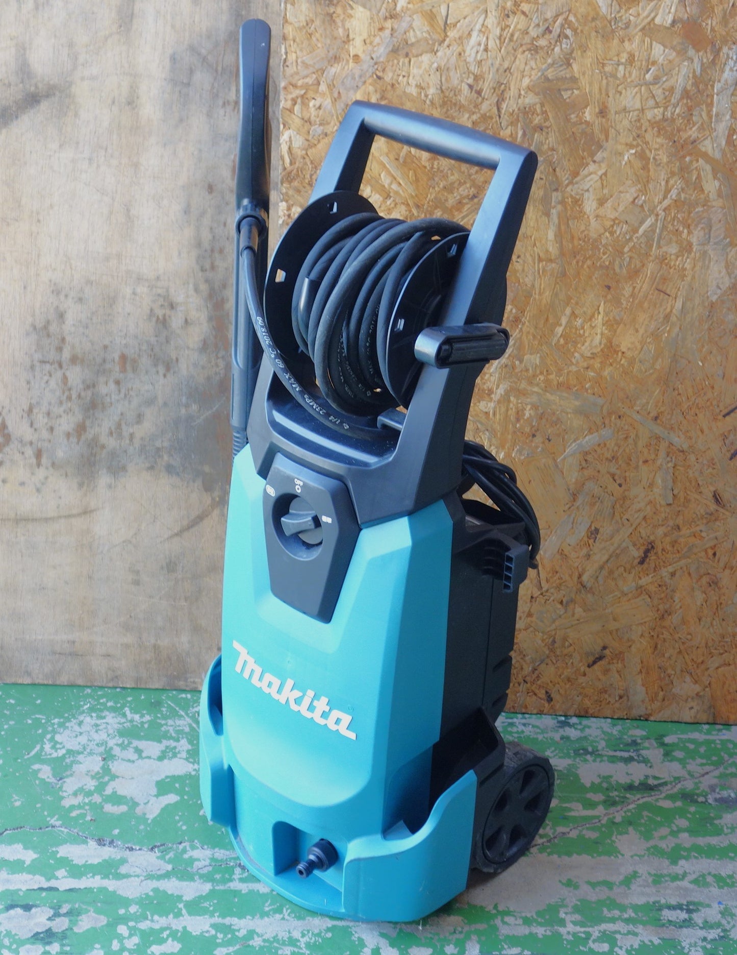 [送料無料] ◆makita マキタ 高圧洗浄機 MHW0820 屋外用 静音+節水モード AC100V 50/60Hz◆