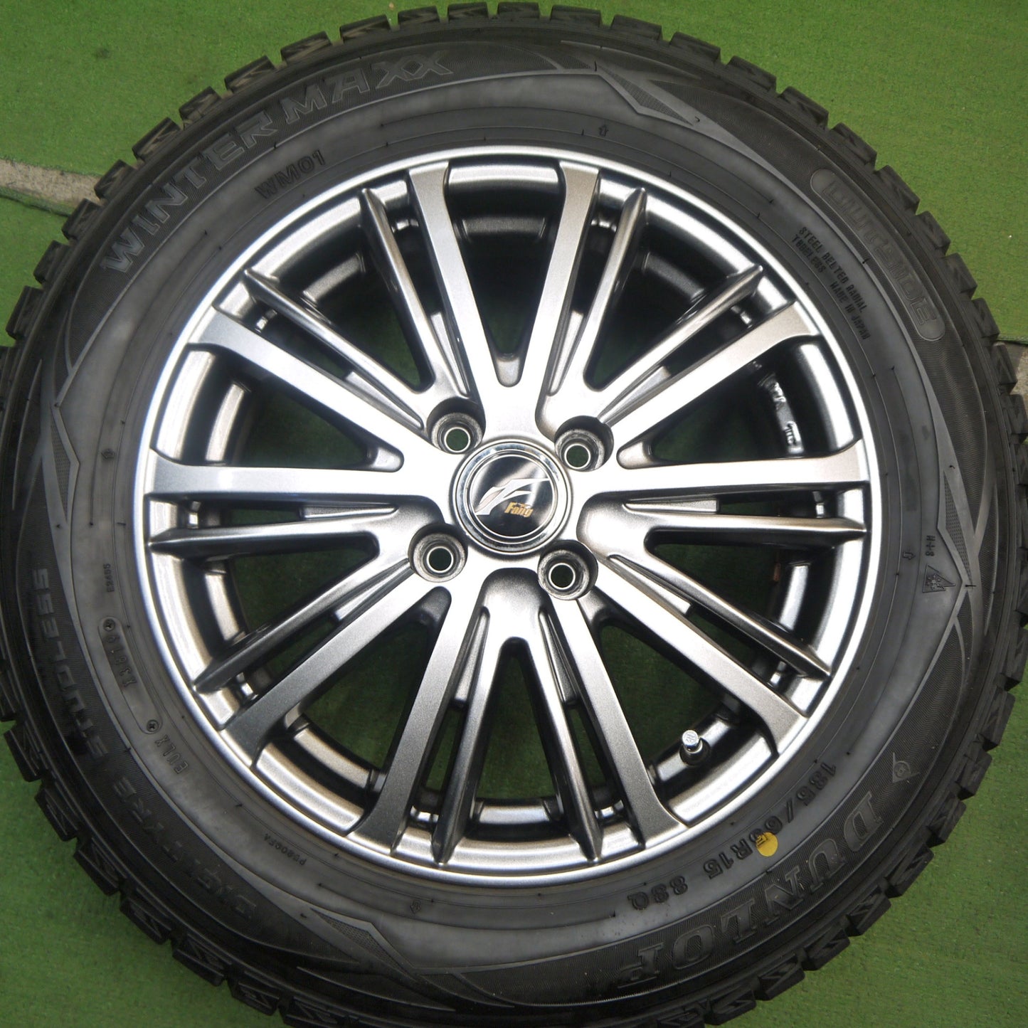 バリ溝！キレイ！9.5分★スタッドレス 185/65R15 ダンロップ ウインターマックス WM01 Fang SINOLION ファング 15インチ PCD100/4H★5071804Hス