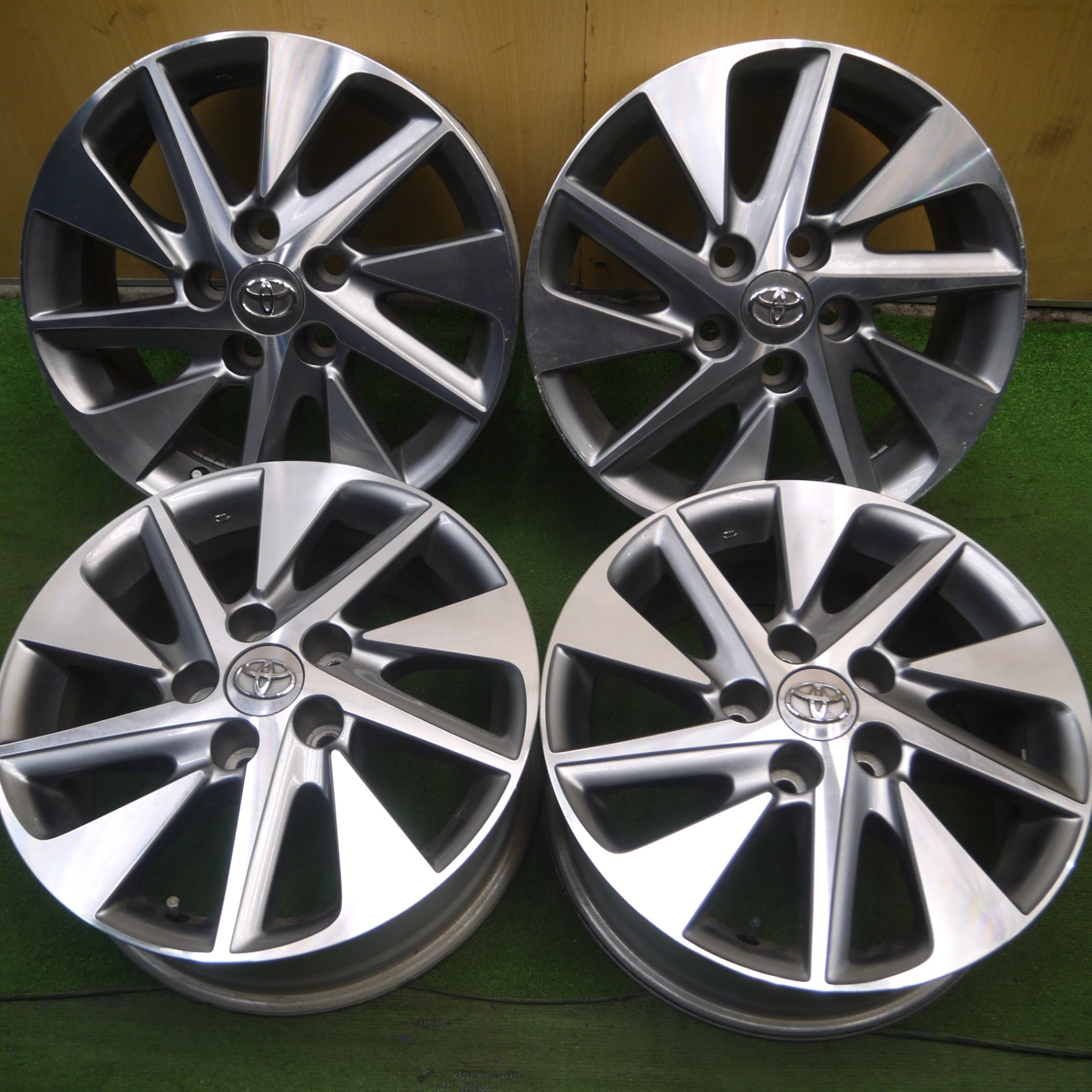 トヨタ アルファードハイブリッド純正アルミホイール 激安 中古 4本セット】 トヨタ アルファード ハイブリッド 10系