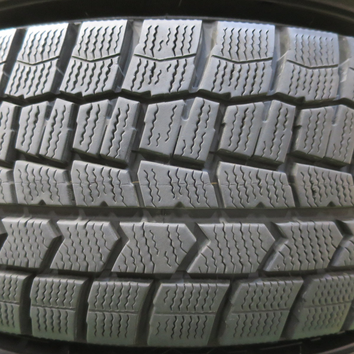 バリ溝！23年！キレイ！9分★プリウス 等 195/65R15 スタッドレス ダンロップ ウインターマックス WM02 TOPRUN トップラン 15インチ PCD100/5H★5102011イス