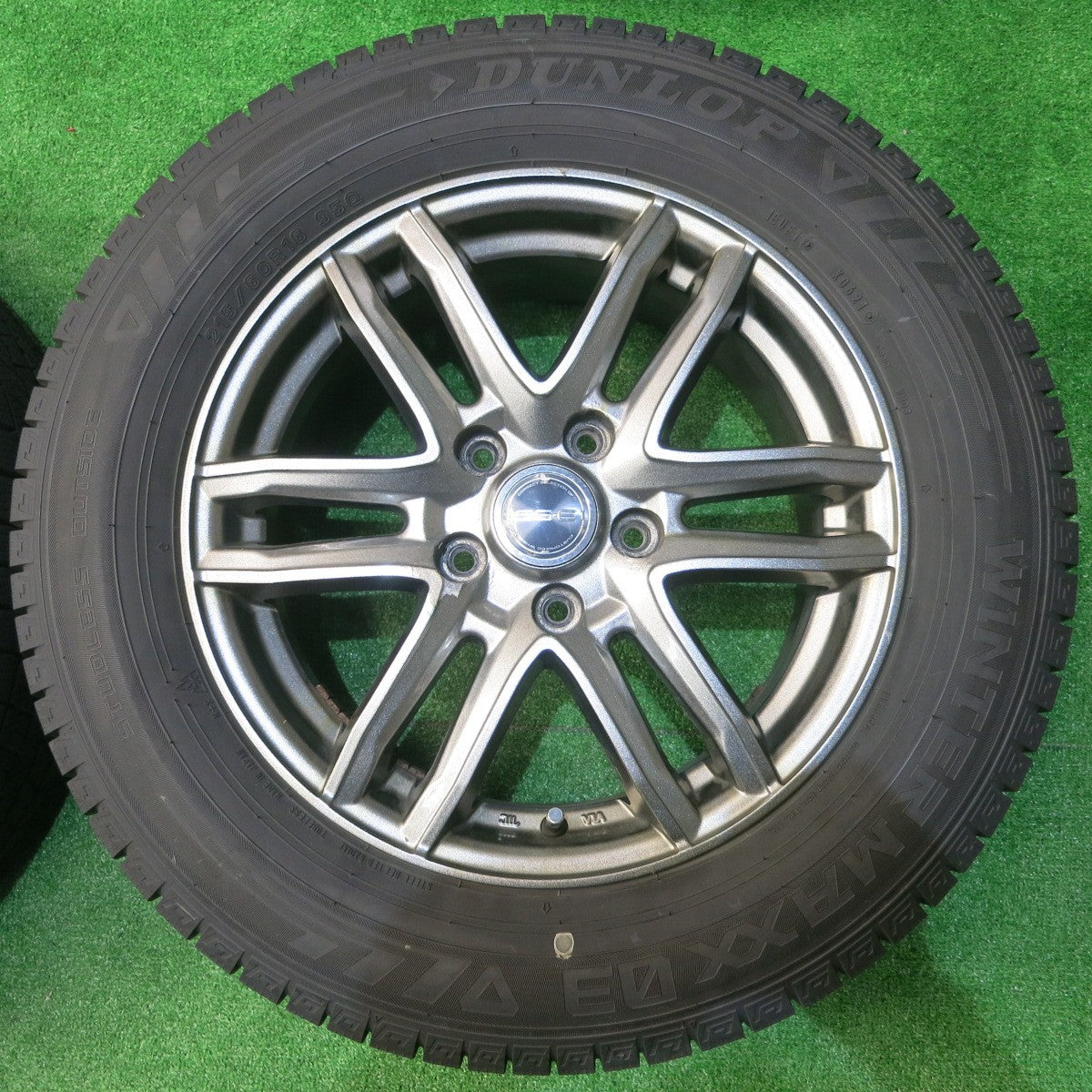 バリ溝！21年！9.5分★スタッドレス 215/60R16 ダンロップ ウインターマックス 03 SG-E 16インチ PCD114.3/5H★5051606NJス