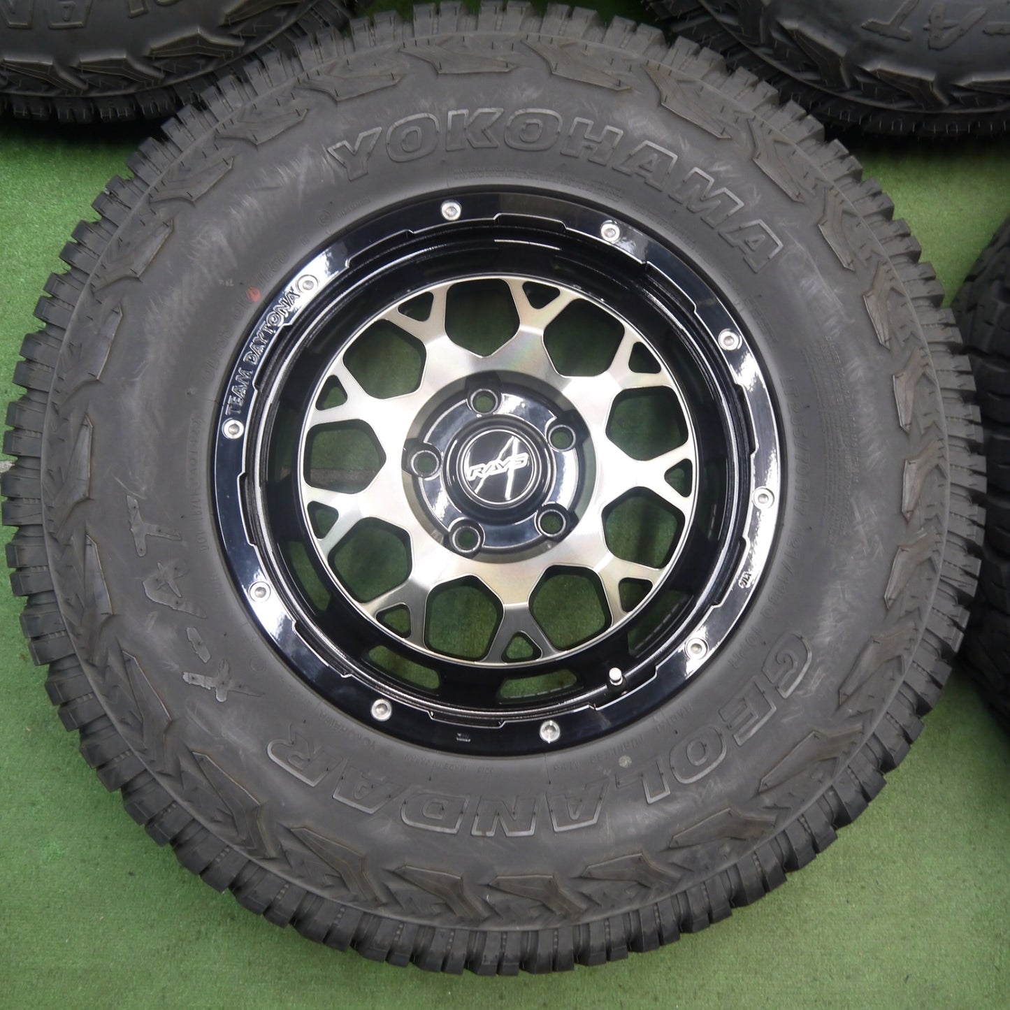未使用！22年！キレイ！5本★ジープ 等 RAYS DAYTONA M9 285/70R17 121/118Q 10PR ヨコハマ ジオランダー X-AT レイズ デイトナ 17インチ PCD127/5H★6060304KKノ