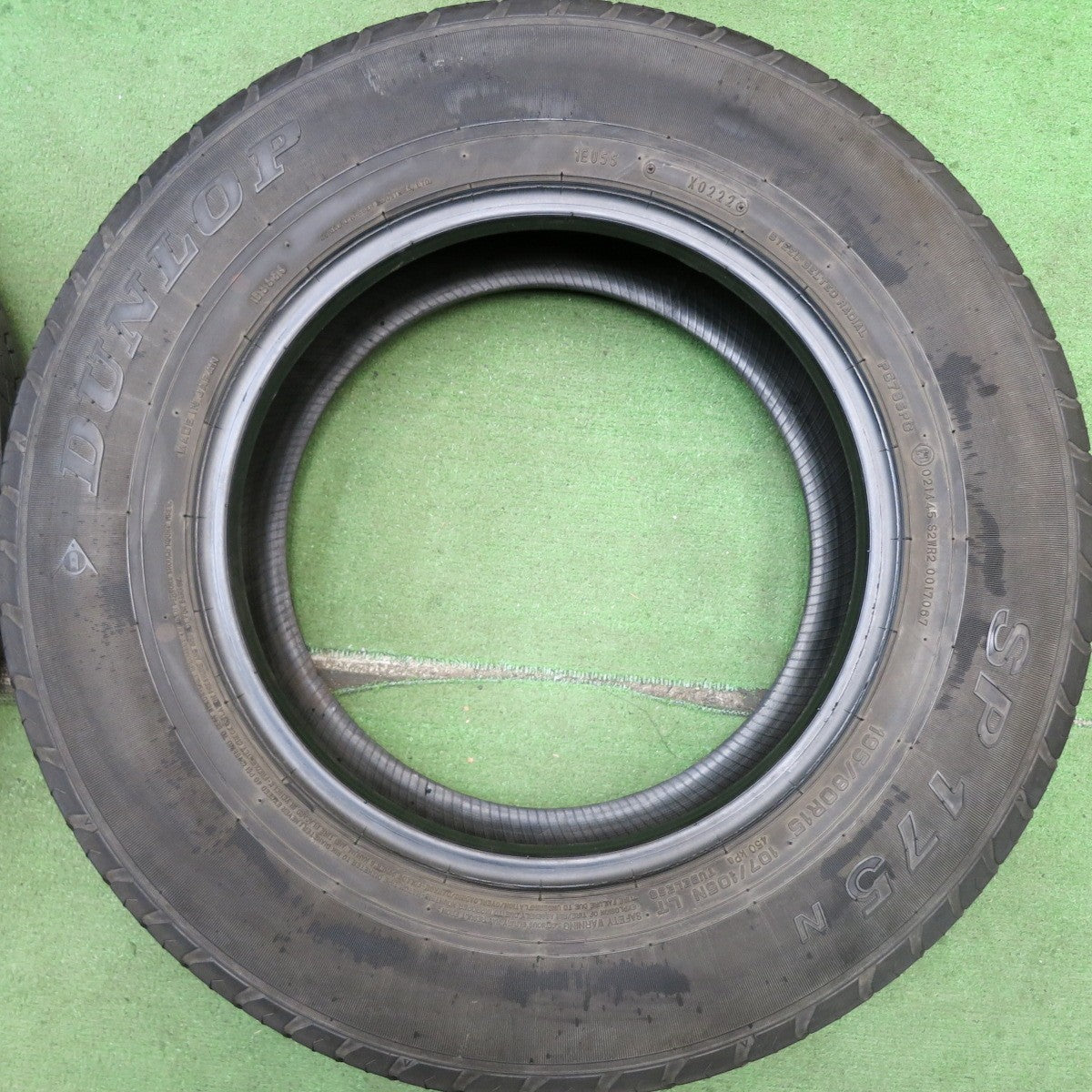 4本価格！22年★195/80R15 107/105N ダンロップ SP175N タイヤ 15インチ ハイエース キャラバン 等★5080103HAノタ