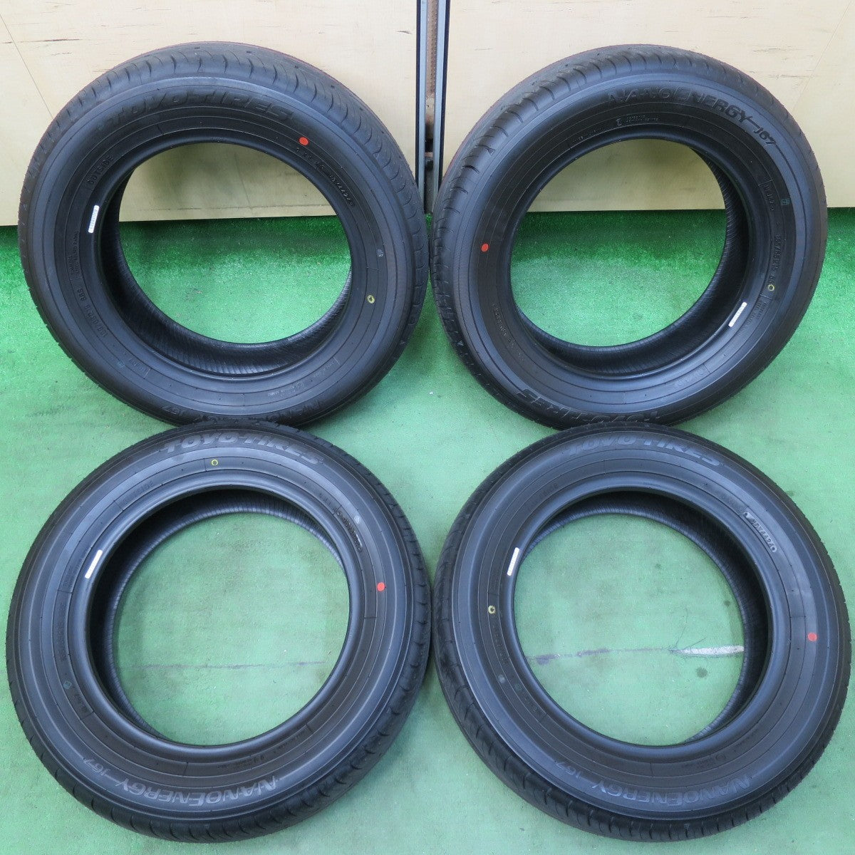 送料無料] 新車外し！24年☆185/65R15 トーヨー ナノエナジー J67