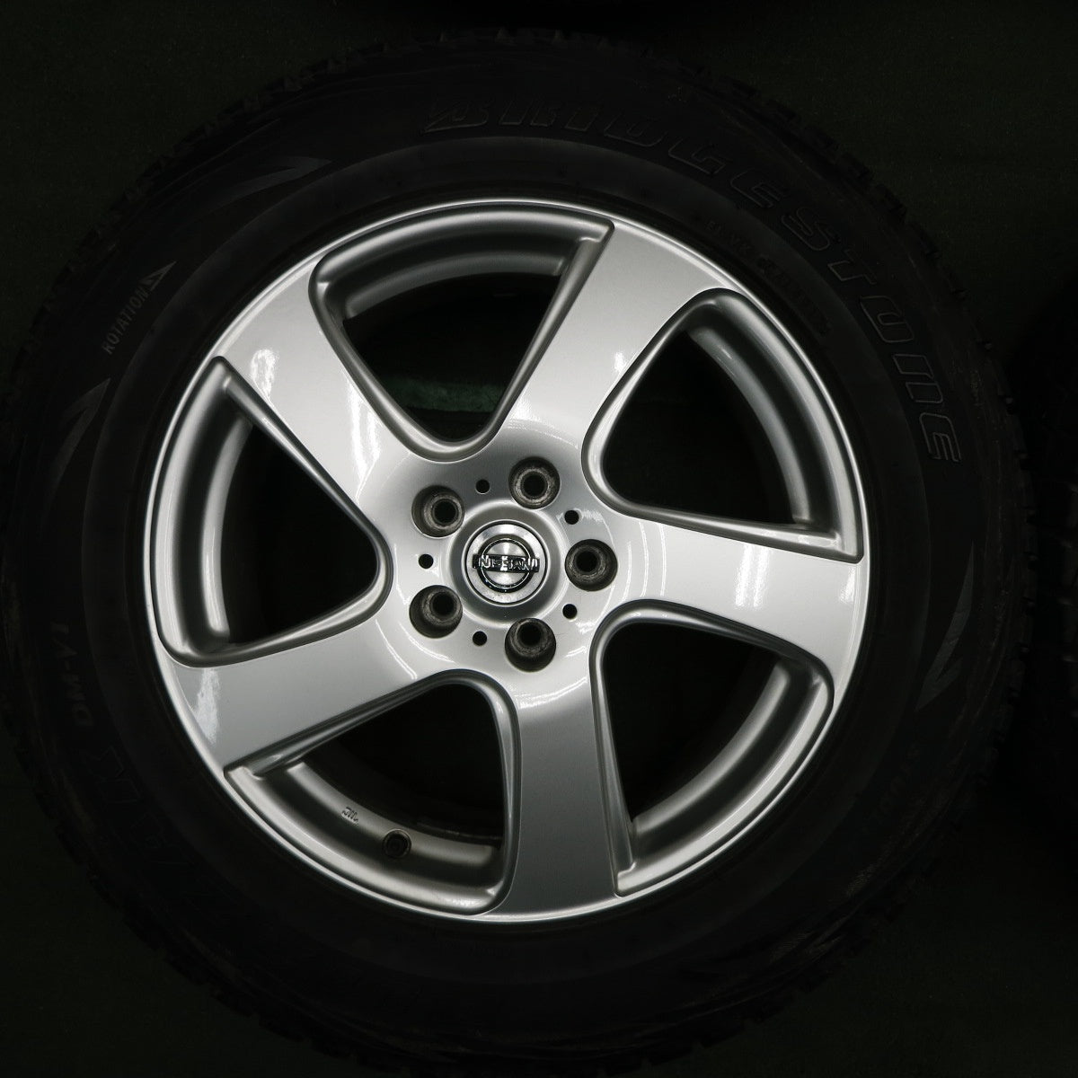 *送料無料* キレイ★日産 エクストレイル 純正 OP 235/65R18 スタッドレス ブリヂストン ブリザック DM-V1 PCD114.3/5H★4040305TNス