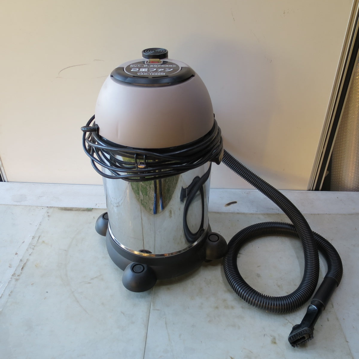 [送料無料] ◆新興製作所 バキュームクリーナー VAC-1050M 乾湿両用 集塵機 集じん 掃除機 SHINKO◆