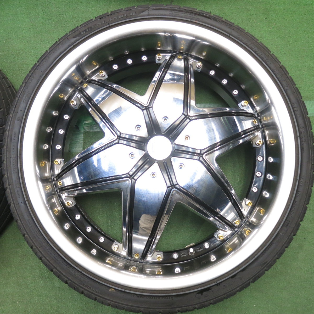 バリ溝！25年！9.5分◎DON CORLEONE HEXAWILD 495 255/30R22 グリンランダー L-ZEAL56 ドン コルレオーネ ヘキサワイルド 22インチ PCD114.3 127/5H マルチ◎6092709HAノ