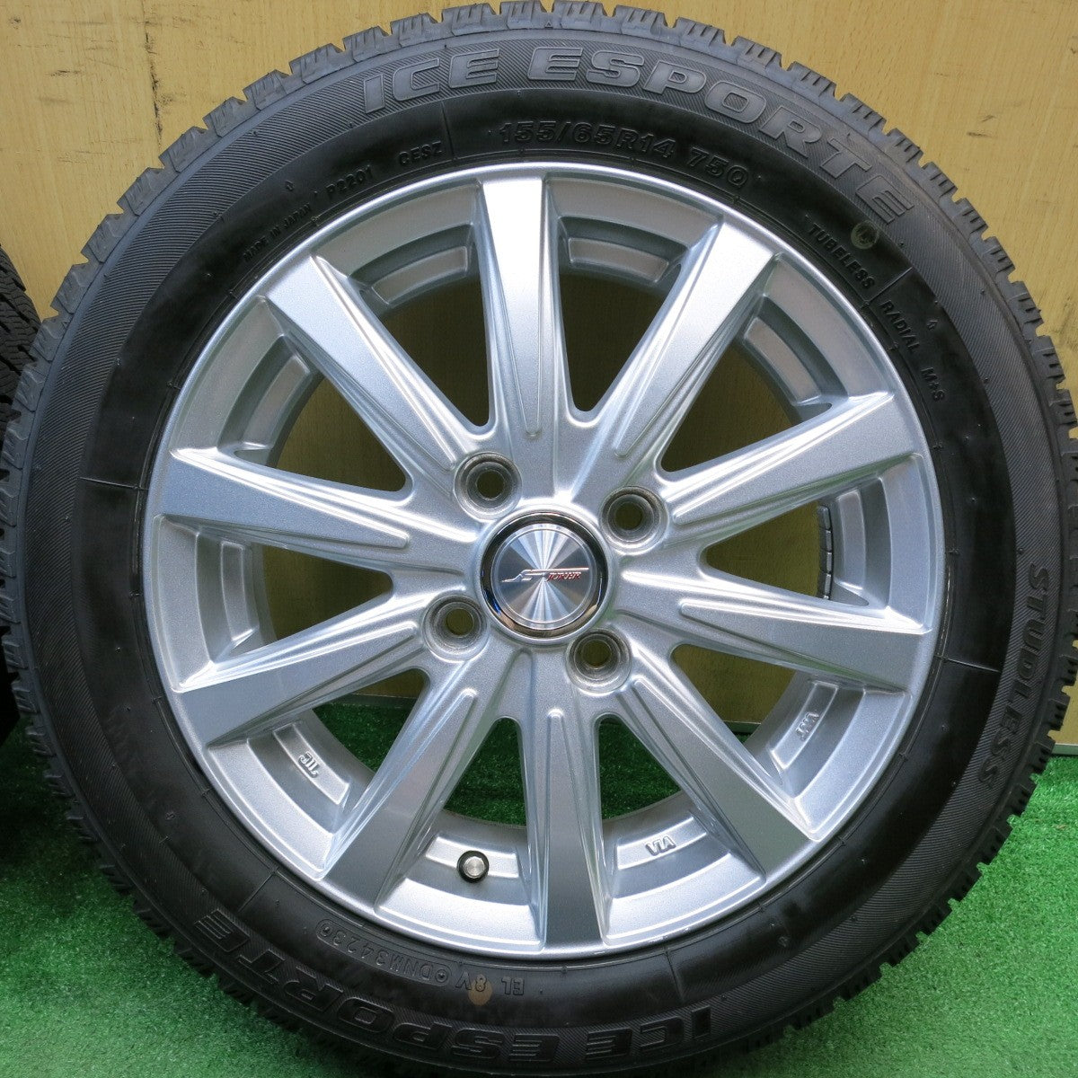 バリ溝！23年！キレイ！ほぼ10分★スタッドレス 155/65R14 アイスエスポルテ JOKER ジョーカー 14インチ PCD100/4H★5052504HAス