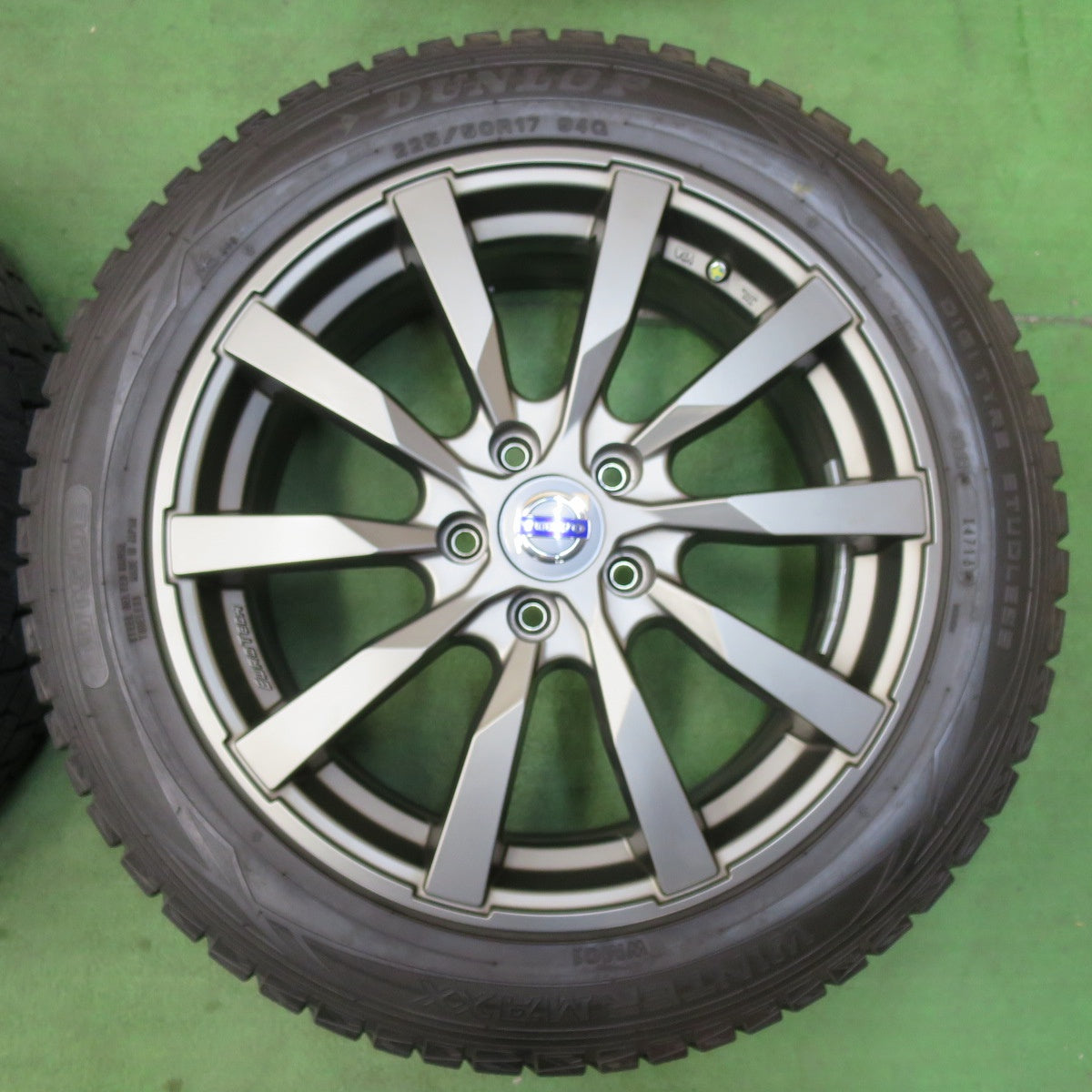 [送料無料] バリ溝！キレイ！9分★ボルボ 等 EUROTECH 225/50R17 スタッドレス ダンロップ ウインターマックス WM01 ユーロテック 17インチ PCD108/5H★5012512イス