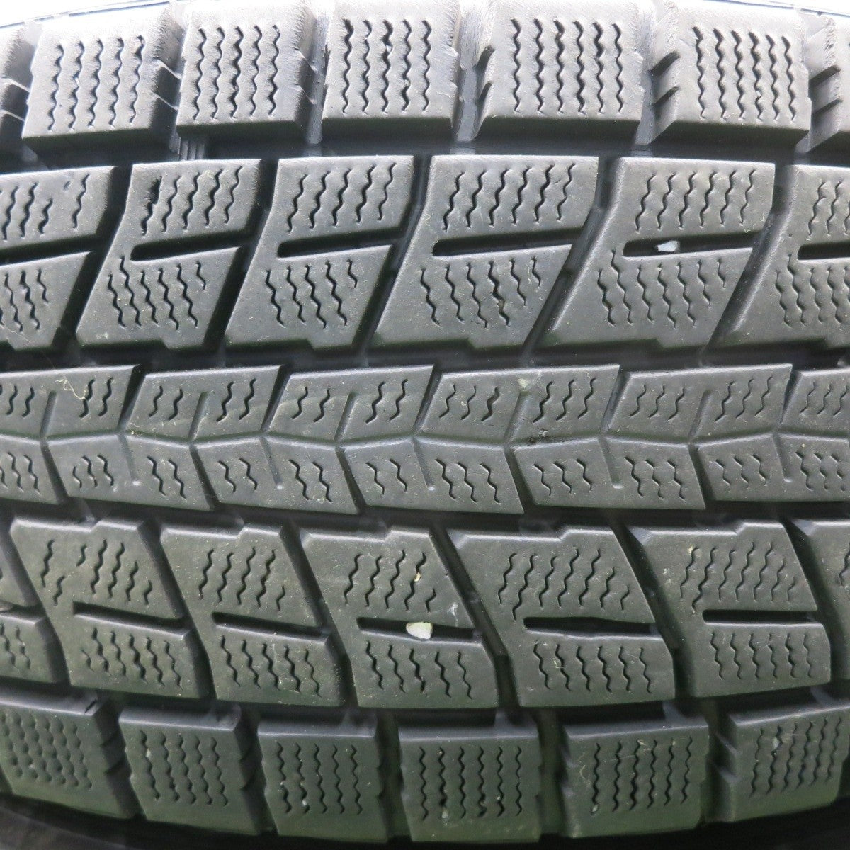 バリ溝！8.5分★スタッドレス 225/60R17 ダンロップ ウインターマックス SJ8 FEID フェイド 17インチ PCD114.3/5H★5011204HAス