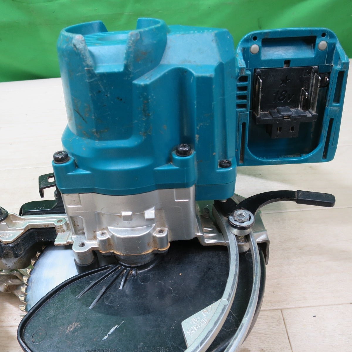 [送料無料] ☆マキタ 165mm 充電式 マルノコ 18V HS631D 丸ノコ 丸鋸 木工 切断 電動 工具 makita☆