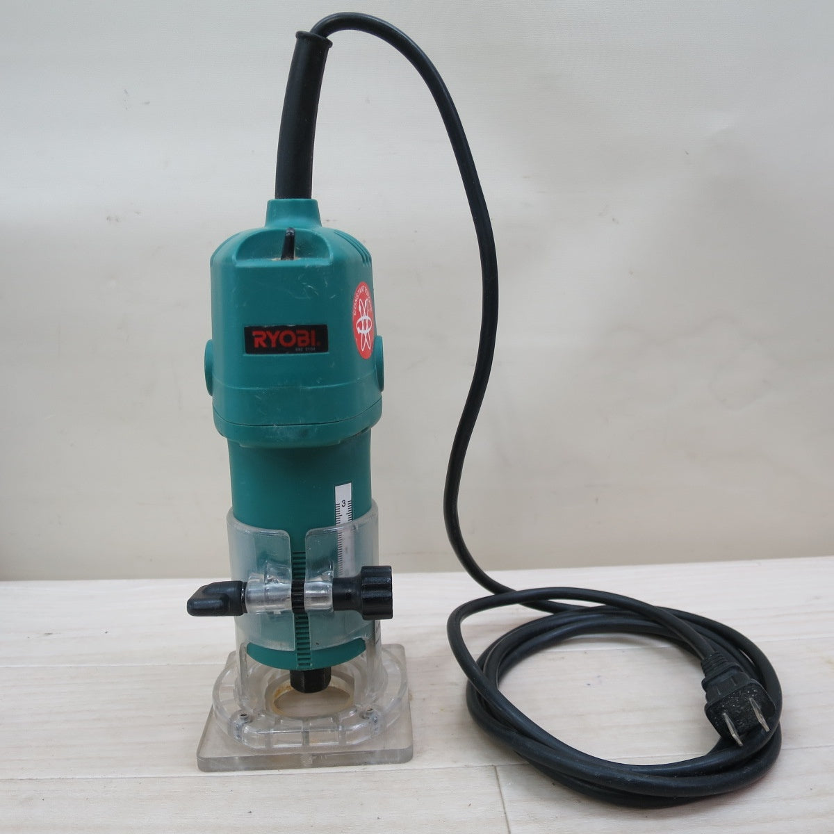 ☆RYOBI リョービ トリマー TRE-55 電動 工具 ルーター 木工 加工 面取り 溝切り コード式 100V☆