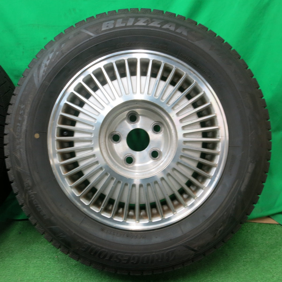 *送料無料* バリ溝！22年！ほぼ10分★トヨタ センチュリー 純正 225/60R16 スタッドレス ブリヂストン ブリザック VRX3 16インチ PCD114.3/5H★4043004ナス