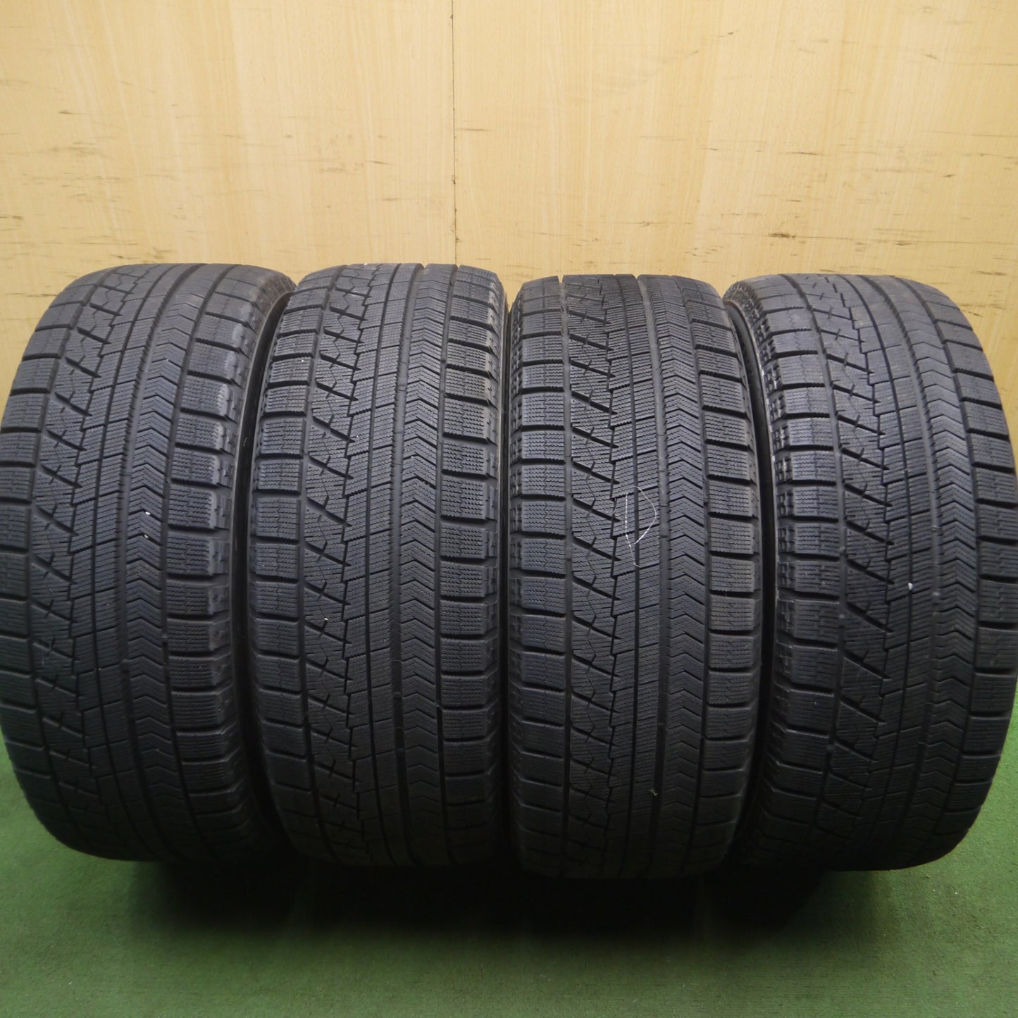 *送料無料* センサー付 バリ溝 綺麗 9.5分以上★レクサス LS460 純正 235/50R18 スタッドレス ブリヂストン ブリザック VRX PCD120/5H★4051712Hス