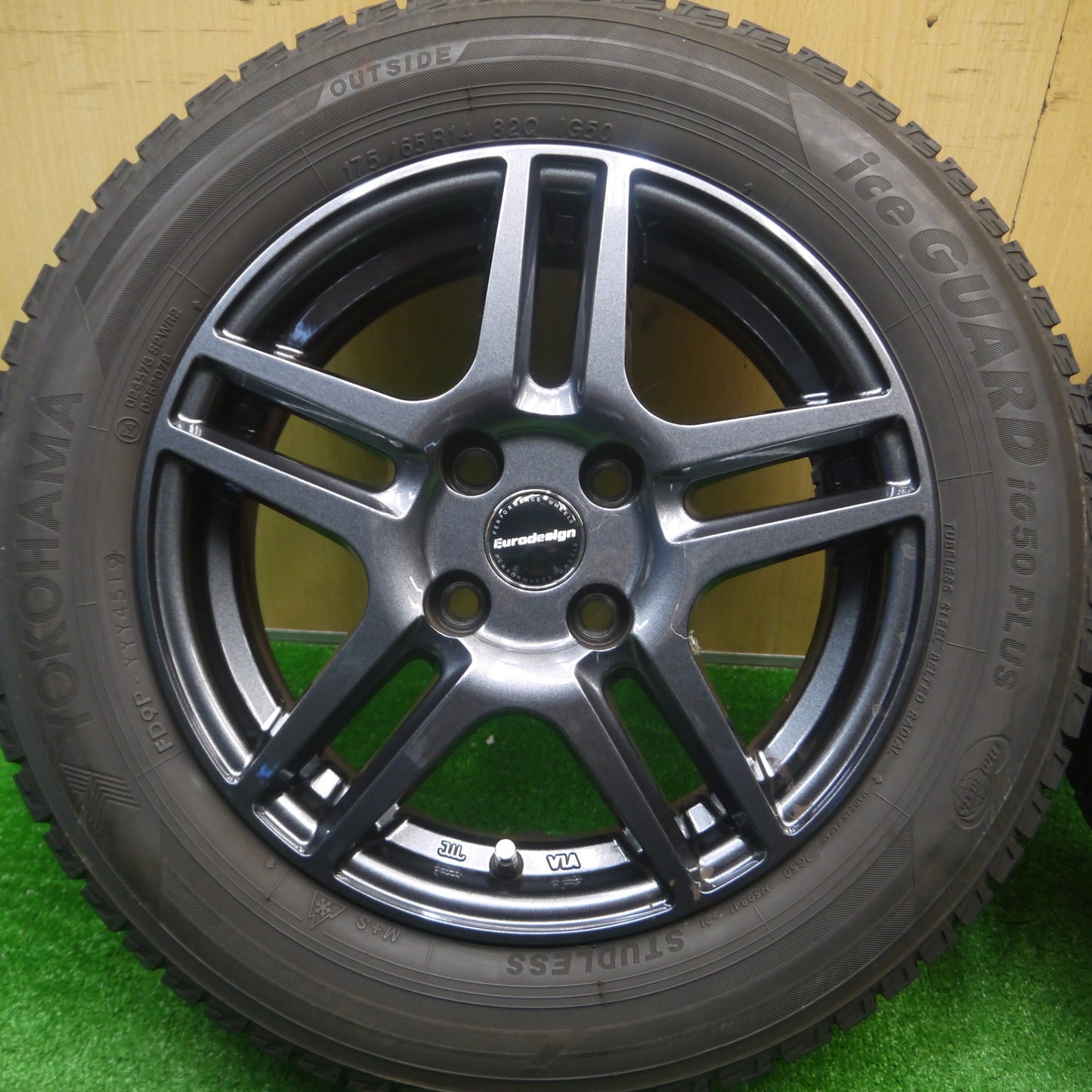 [送料無料] バリ溝！9.5分★フィアット 500 等 Eurodesign 175/65R14 スタッドレス ヨコハマ アイスガード iG50 プラス ユーロデザイン PCD98/4H★4092502Hス