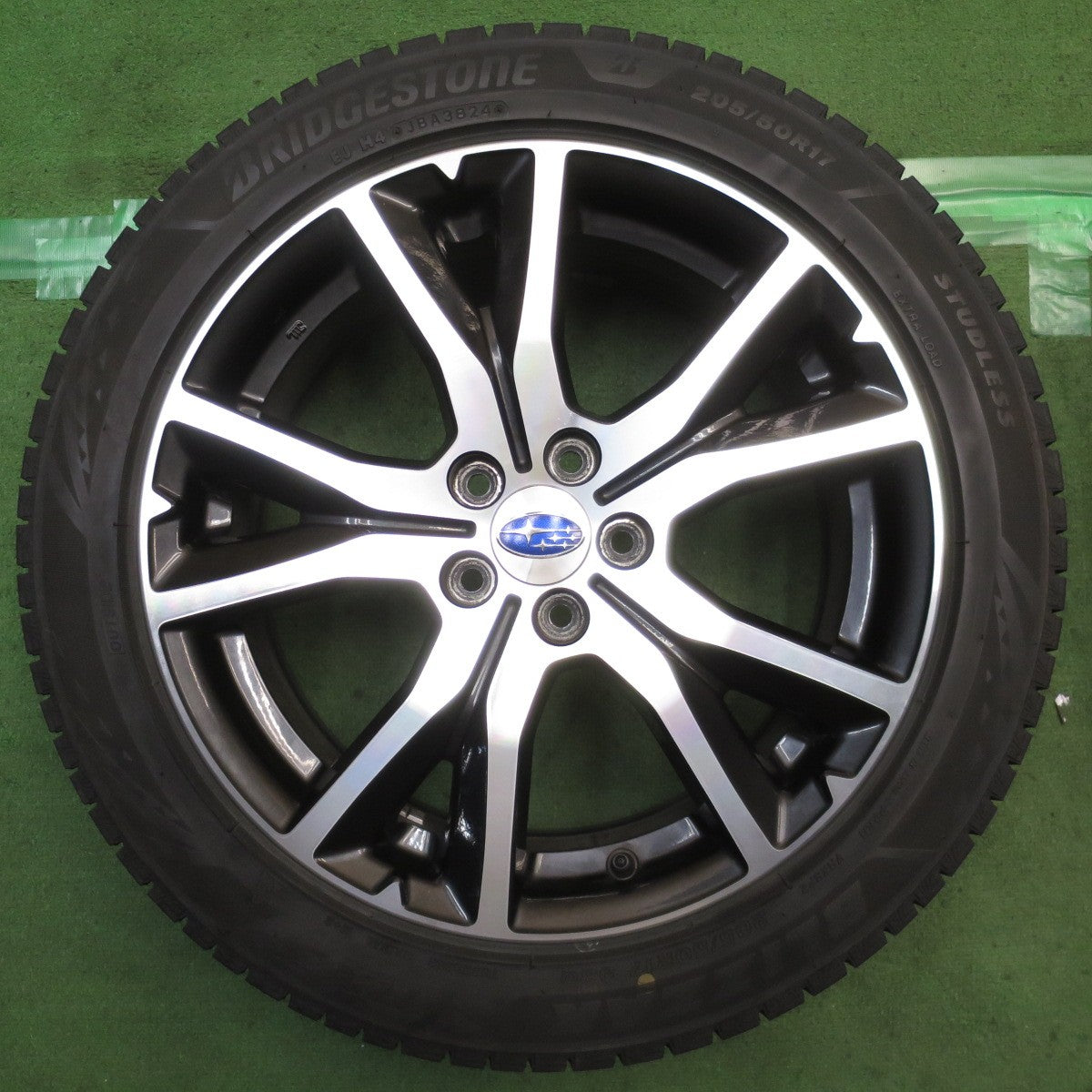 バリ溝！24年！キレイ！9.5分◎スバル インプレッサ スポーツ 純正 205/50R17 スタッドレス ブリヂストン ブリザック VRX3 17インチ PCD100/5H◎6090904NJス