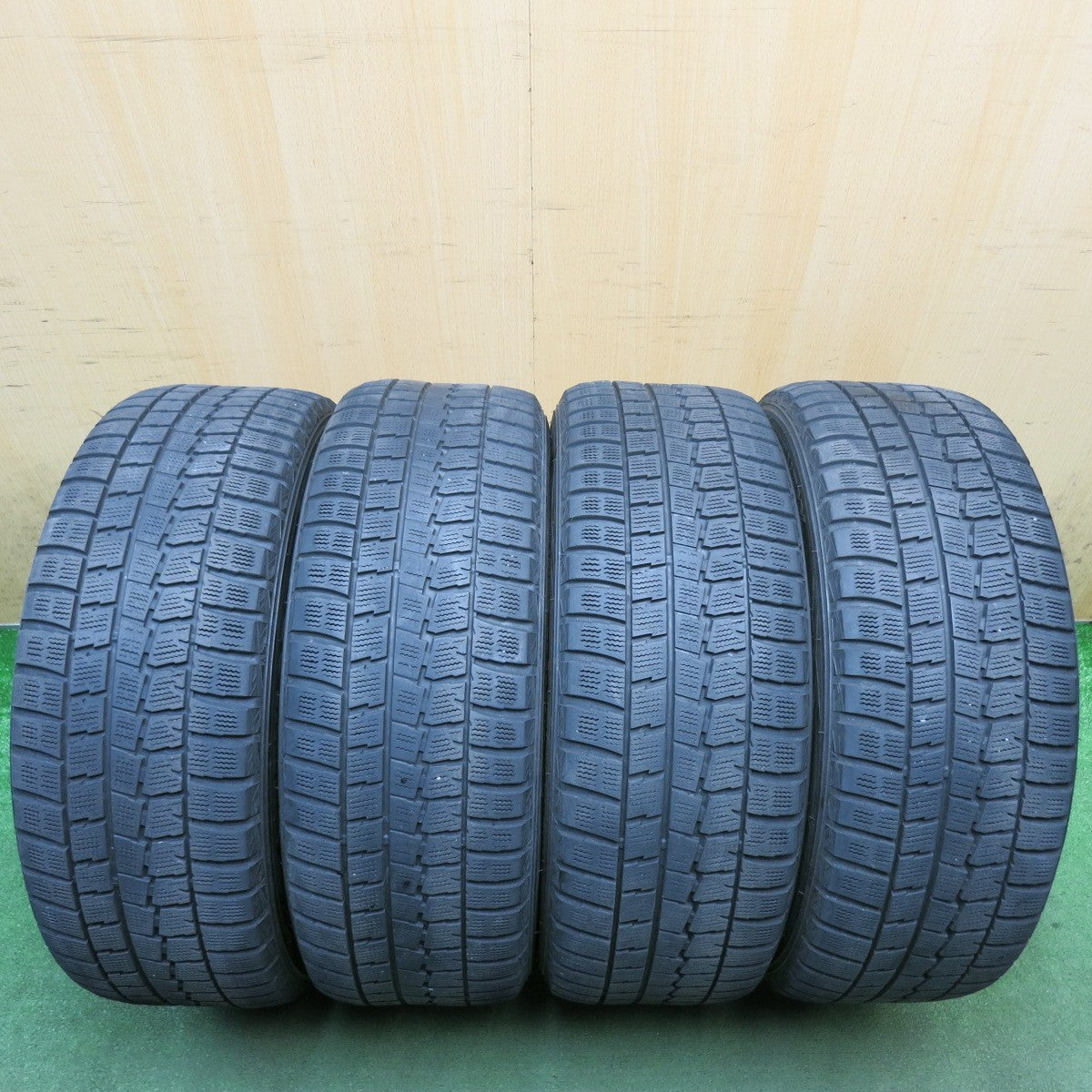 4本価格◎トヨタ 30系 アルファード ヴェルファイア SC ZG パッケージ 純正 235/50R18 スタッドレス ダンロップ ウインターマックス WM01 18インチ PCD114.3/5H◎6101507HAス