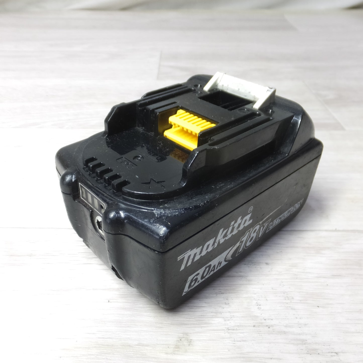 [送料無料] ◆makita マキタ Li-on リチウムイオンバッテリー BL1860B DC18V 6.0Ah 108Wh 雪マーク 電動工具(2)◆