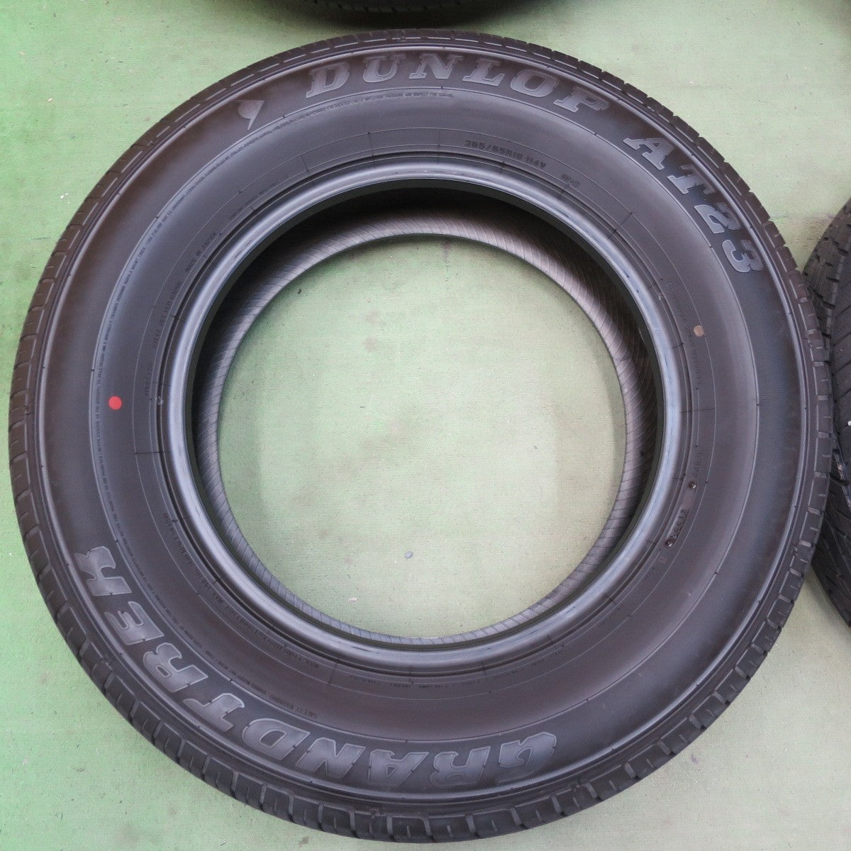 新車外し！25年★265/65R18 ダンロップ AT23 グラントレック タイヤ 18インチ ランクル 300 250 等★6070206イノタ