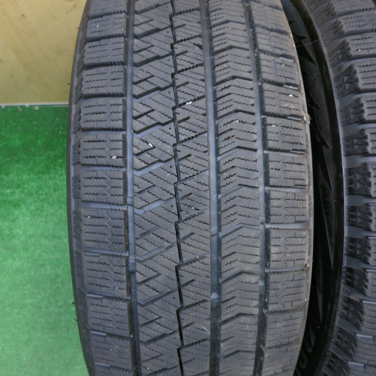 バリ溝！9分◎スタッドレス 205/65R16 ブリヂストン ブリザック VRX2 タイヤ 16インチ ヤリスクロス エスティマ カムリ セレナ 等◎6100201KKスタ