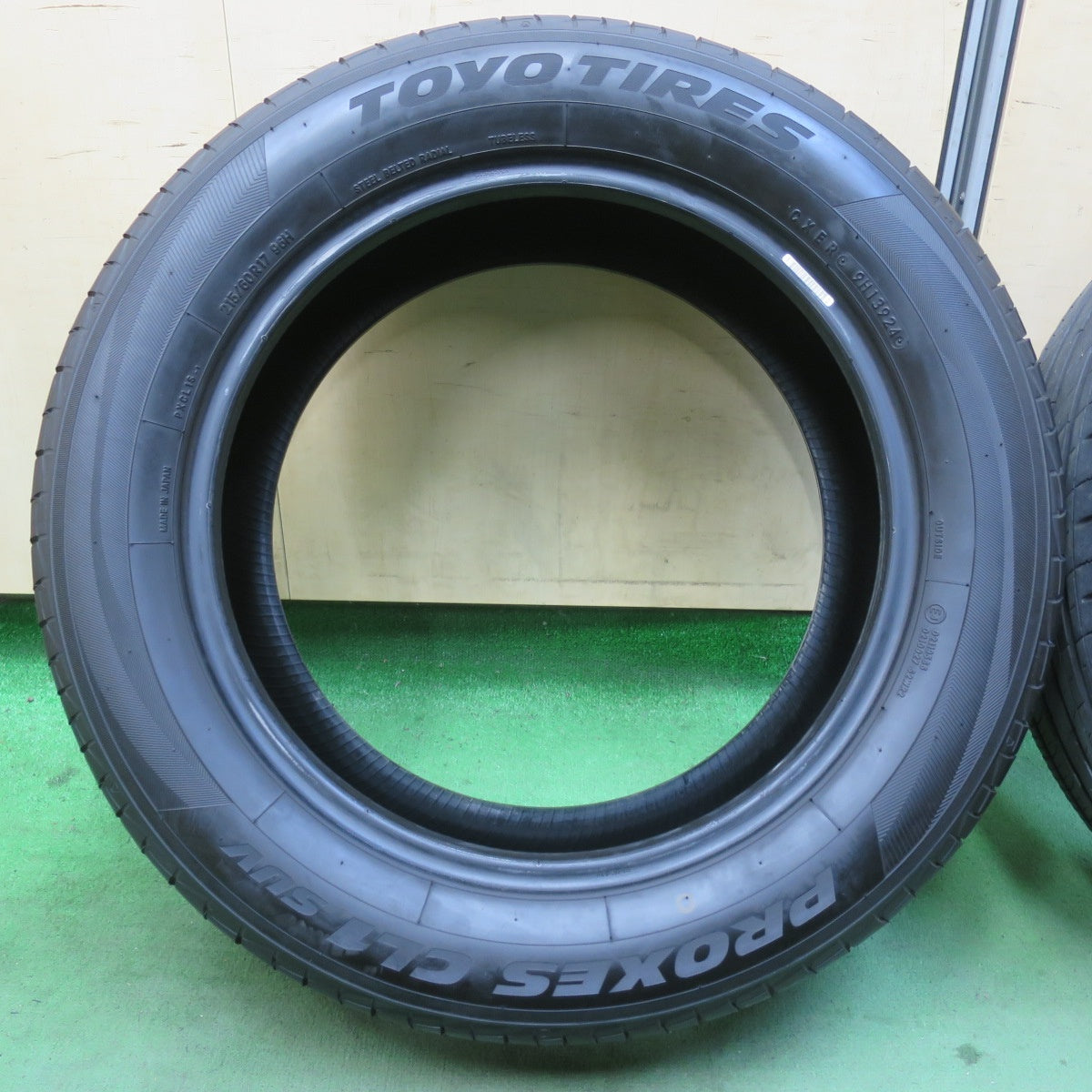 バリ溝！24年！9.5分★215/60R17 トーヨー プロクセス CL1 SUV タイヤ 17インチ レクサス UX アルファード ヴェルファイア エスティマ C-HR 等★5122606イノタ