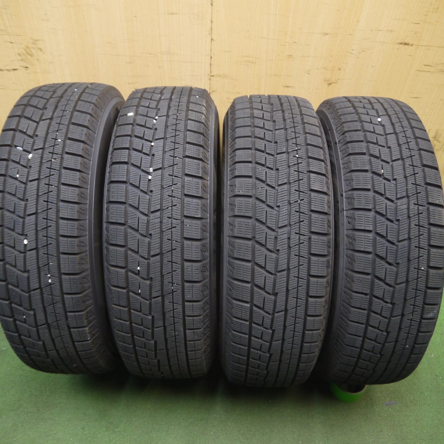 *送料無料* バリ溝！22年！キレイ！ほぼ10分★スタッドレス 185/70R14 ヨコハマ アイスガード iG60 BALMINUM バルミナ 14インチ PCD100/4H★4061004Hス