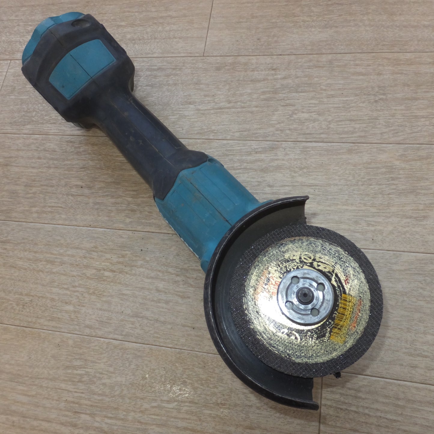 [送料無料] ★マキタ makita 100mm 充電式ディスクグラインダ GA404DN 18V 本体のみ★