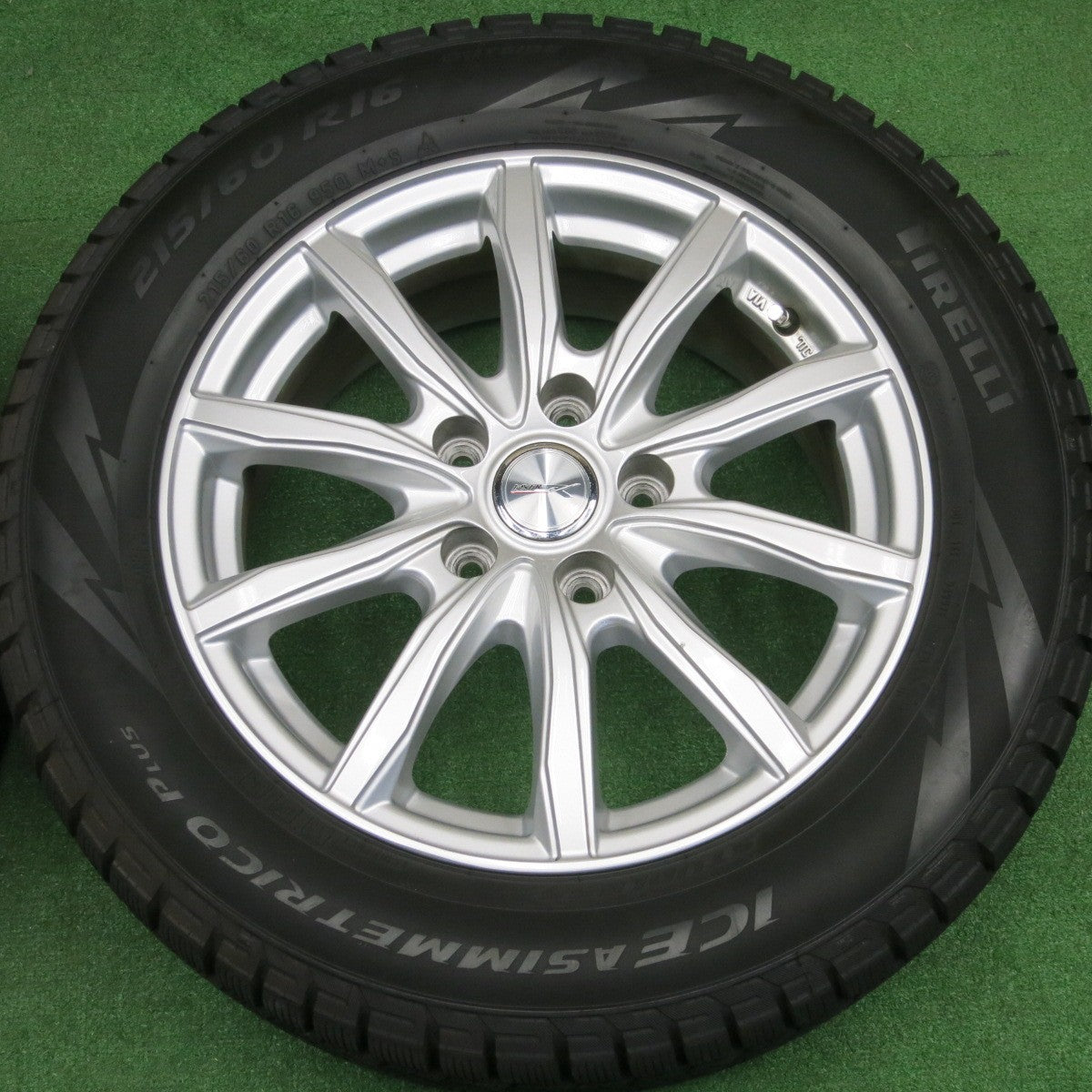 バリ溝！キレイ！9.5分★スタッドレス 215/60R16 ピレリ アイスアシンメトリコ プラス JOKER ジョーカー 16インチ PCD114.3/5H★6021201NKス