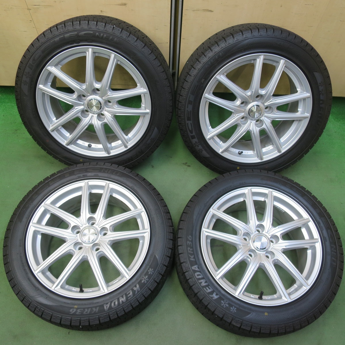 バリ溝！22年！キレイ！9.5分◎スタッドレス 215/55R17 ケンダ KR36 アイステック ネオ ECO FORME エコフォルム 17インチ PCD114.3/5H◎6080510IMス