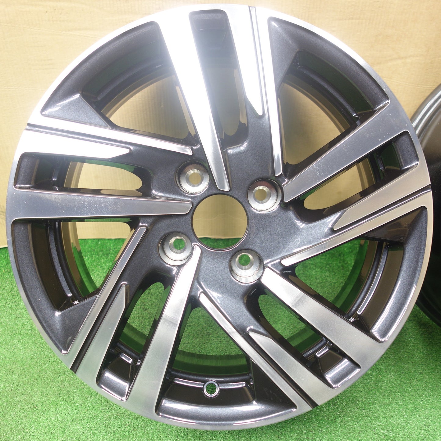 新車外し★プジョー 208 純正 ホイール 16インチ 16×6.5J PEUGEOT PCD108/4H★6010903KTホ