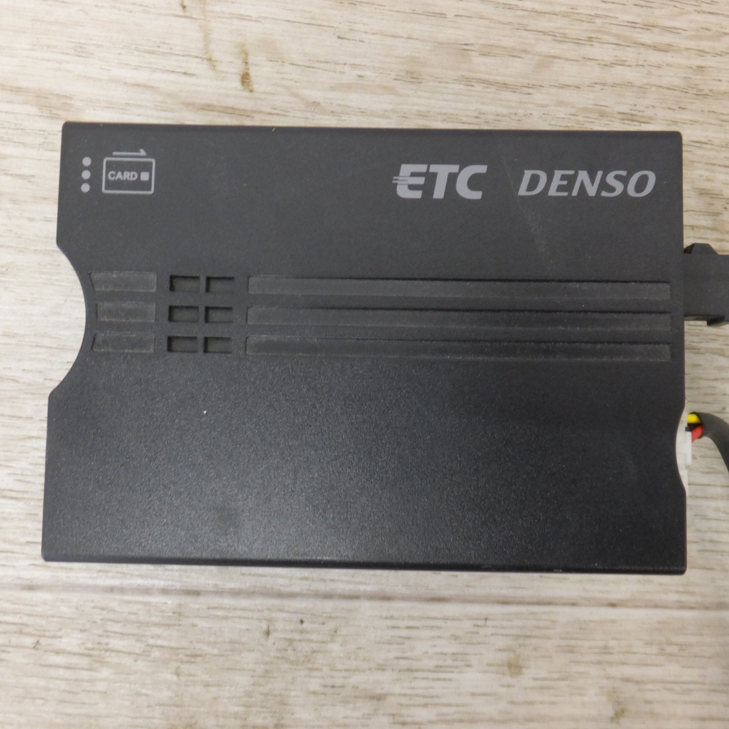 [送料無料] ★デンソー DENSO ETC車載器 音声タイプ アンテナ分離型 DIU-9401(73)★