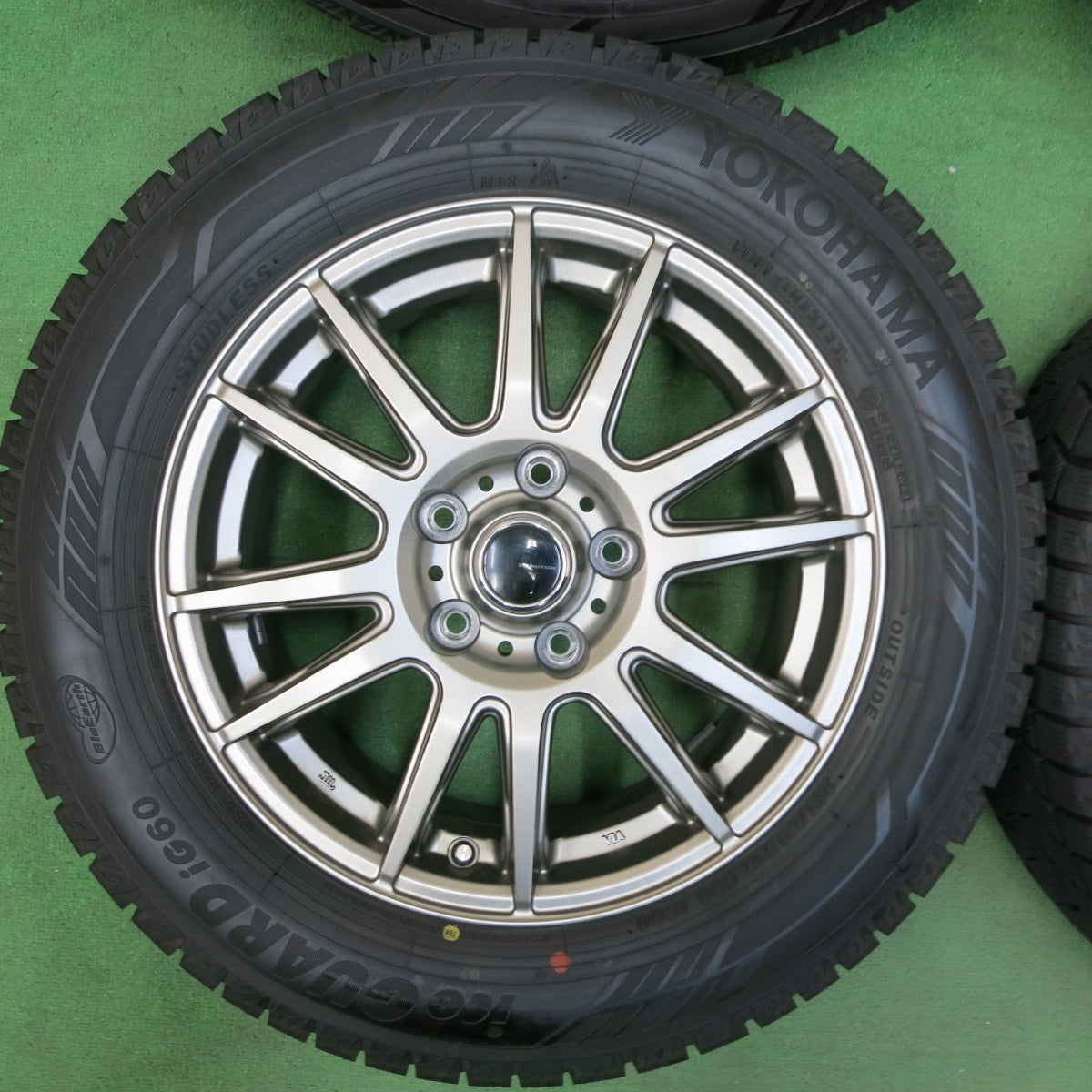 [送料無料] バリ溝！23年！キレイ！ほぼ10分★スタッドレス 215/60R16 ヨコハマ アイスガード iG60 VEMOTION Vエモーション 16インチ PCD114.3/5H★4092604SYス