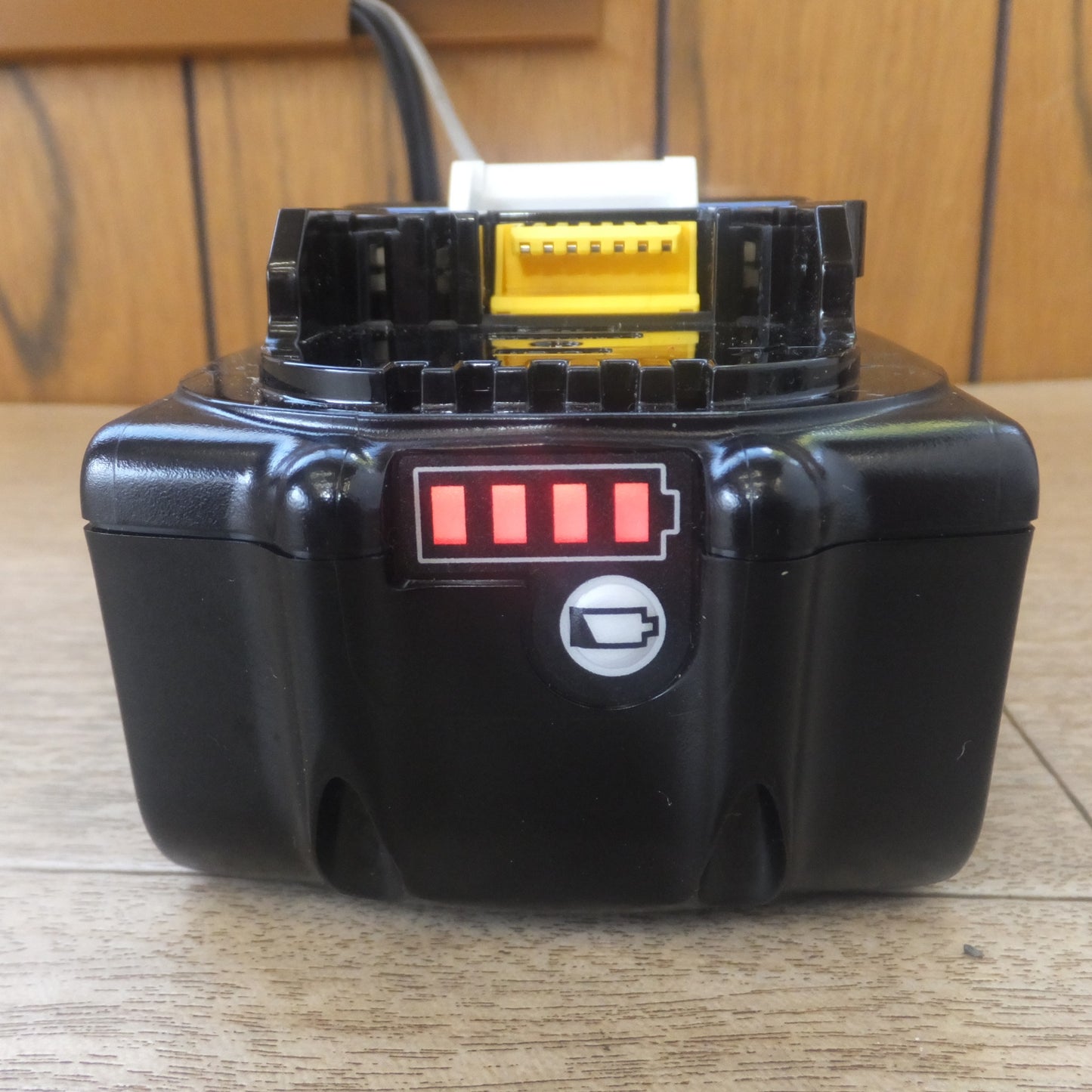 [送料無料] 美品★マキタ makita バッテリ BL1830B　DC18V 3.0Ah 54Wh　Li-ion 20(2)★