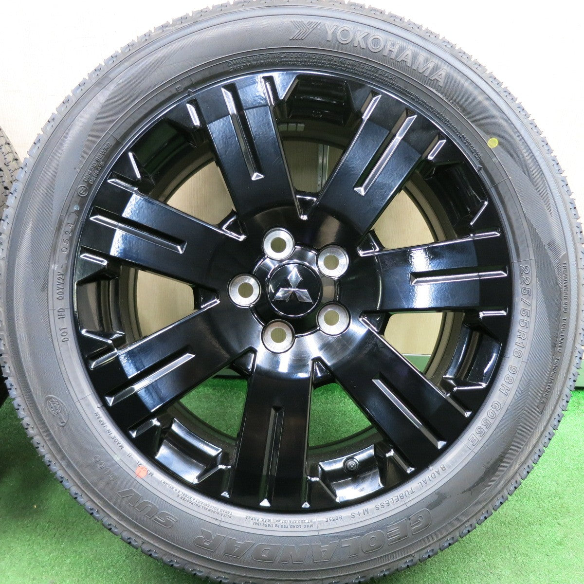 *送料無料* 新車外し！24年★三菱 デリカ D:5 シャモニー 純正 225/55R18 ヨコハマ ジオランダー SUV G055 G055E PCD114.3/5H★4032409HAノ
