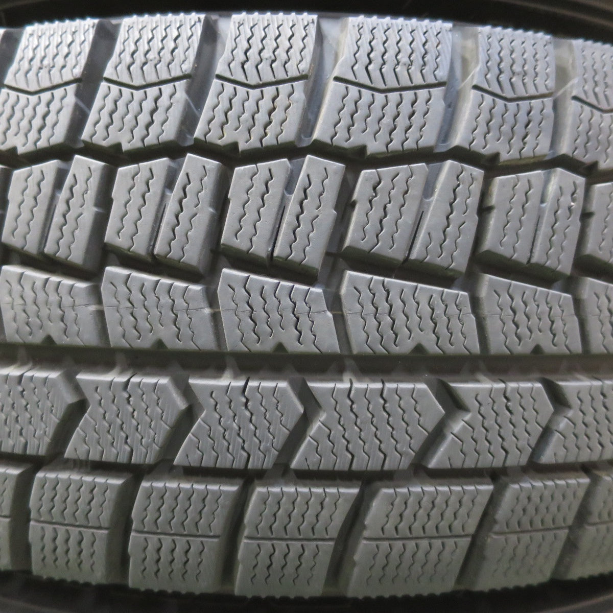 バリ溝！キレイ！9.5分★ライズ ロッキー 等 195/65R16 スタッドレス ダンロップ ウインターマックス WM02 WINNERS CF-01 ウィナーズ 16インチ PCD100/5H★6040805イス