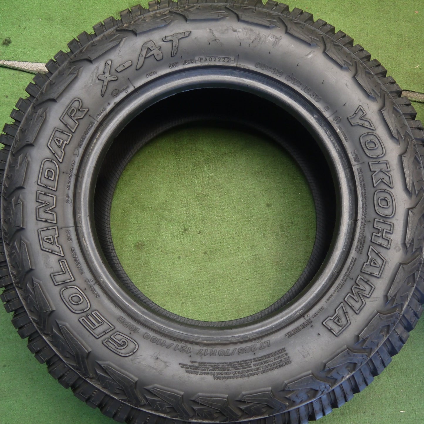バリ溝！22年！9.5分★265/70R17 121/118Q 10PR ヨコハマ ジオランダー X-AT タイヤ 17インチ ランクル プラド FJクルーザー 等★6071406Hノタ